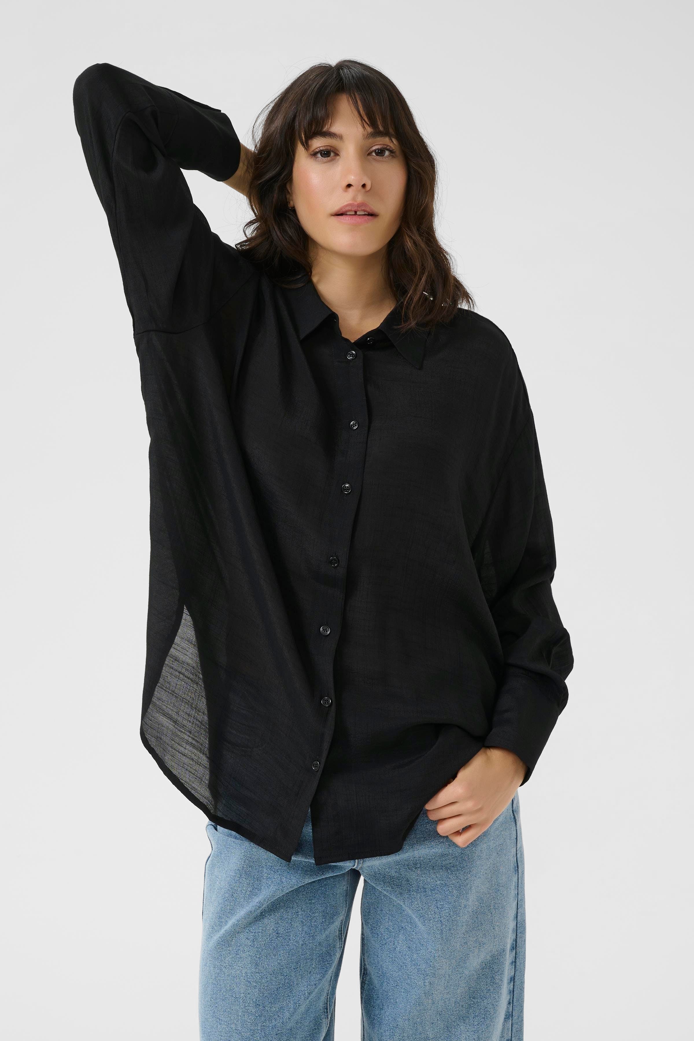 KAanja Shirt LOOKBOOK FRONT 10510071-100121