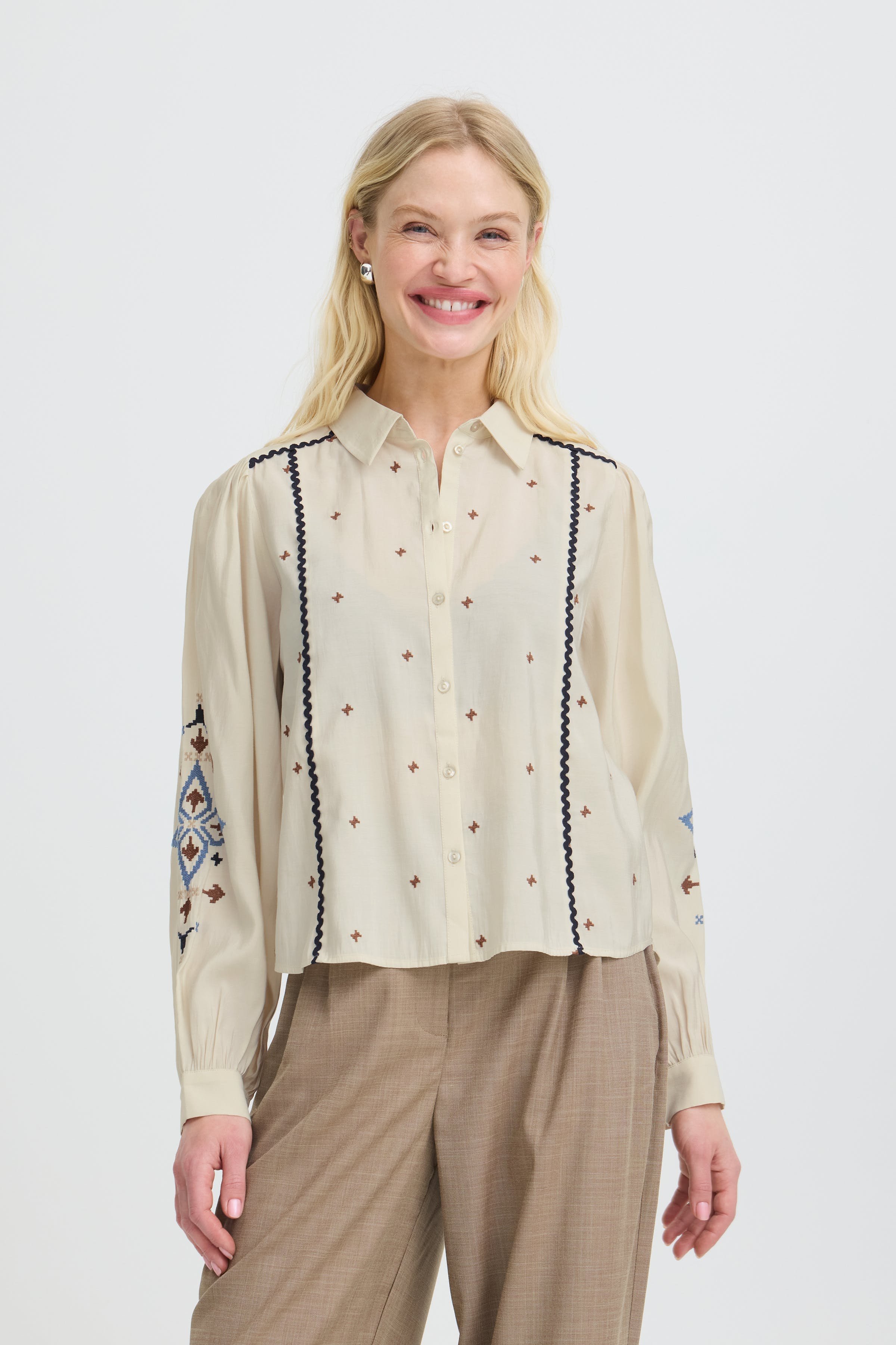 BYIRISA Overhemd LOOKBOOK FRONT 20819226-130905