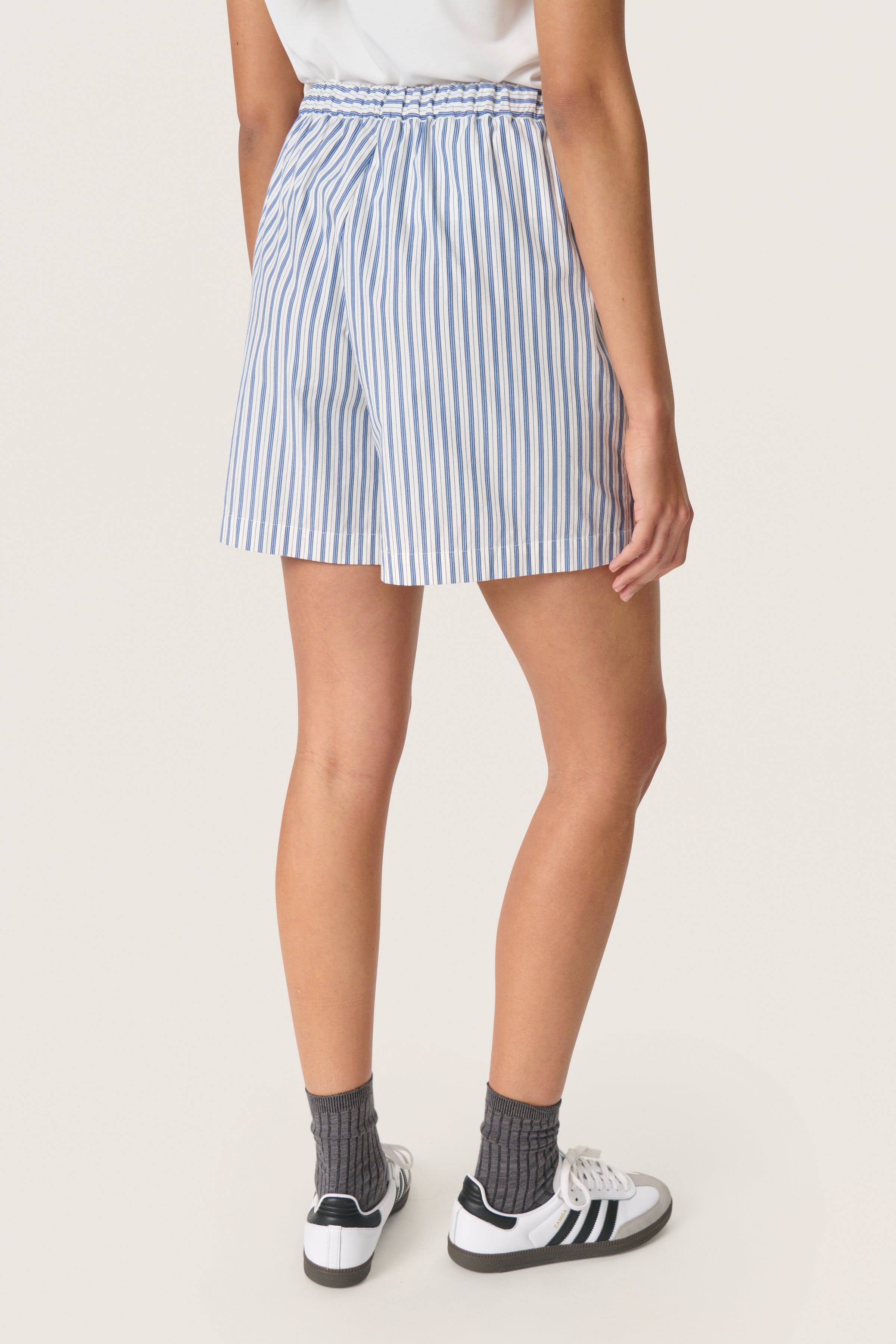 SLMimilou Shorts LOOKBOOK BACK 30408129-303507