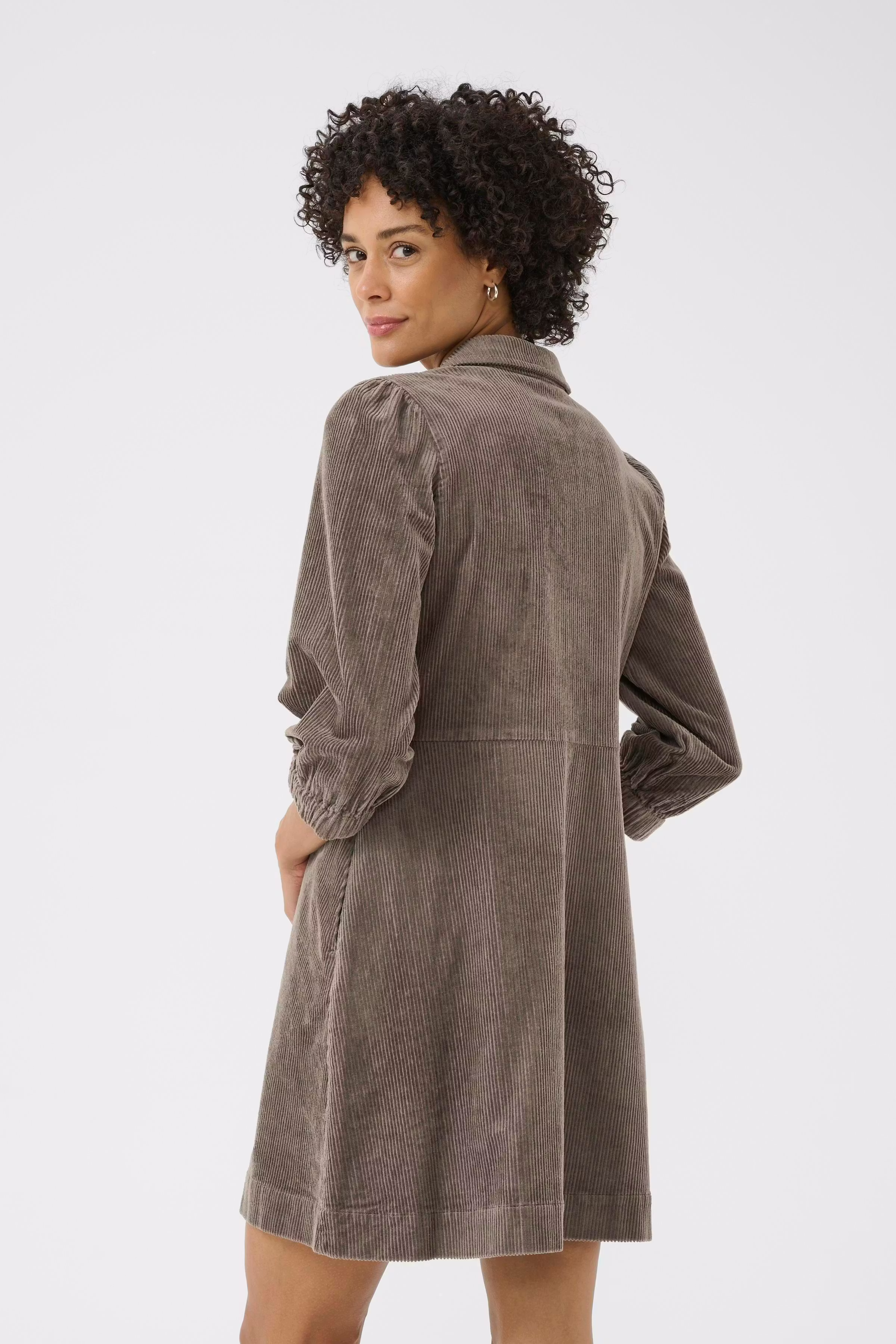 EyvorPW Corduroy Dress LOOKBOOK BACK 30308117-181304