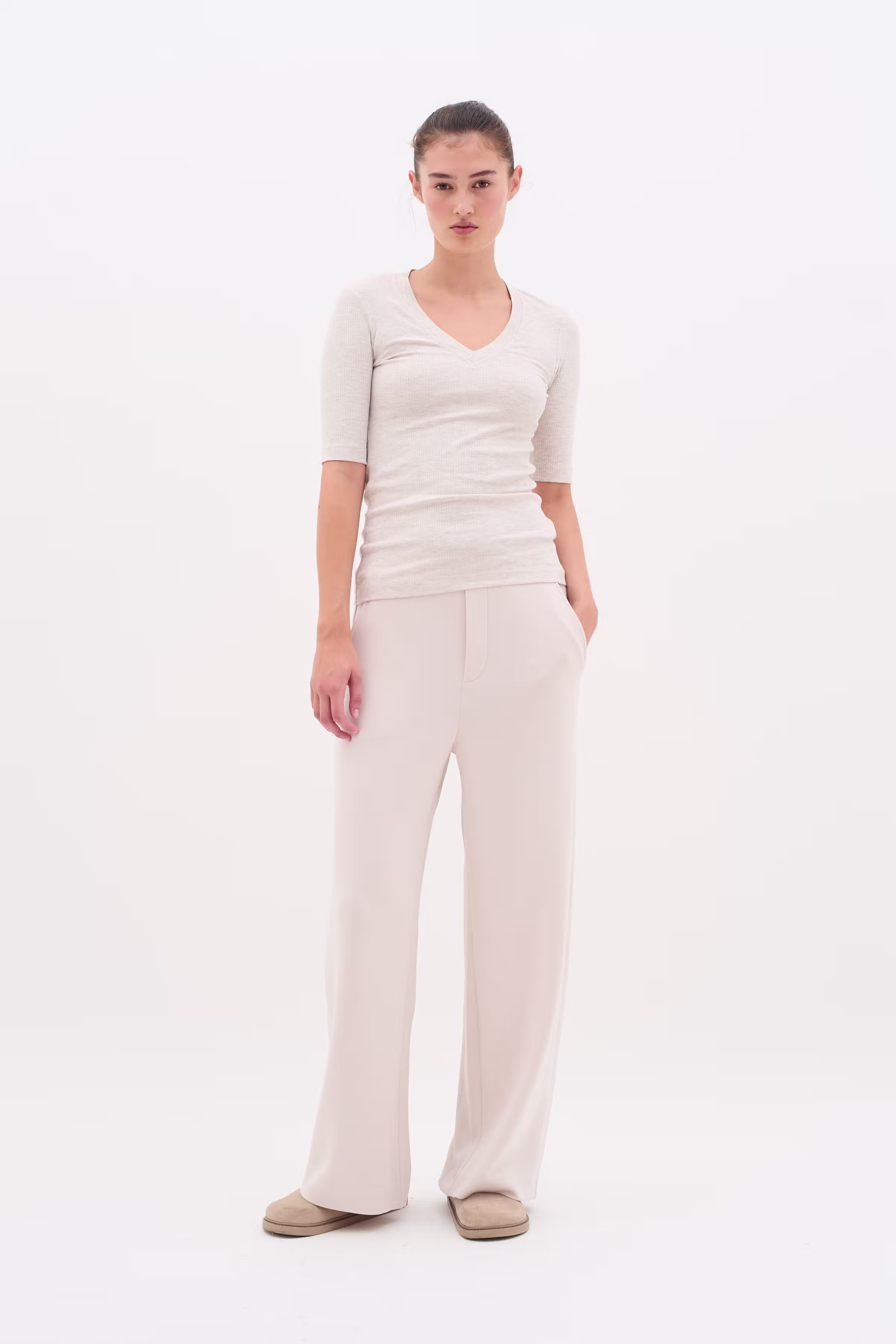 DagnaIW Melange V T-shirt LOOKBOOK FRONT 30106865-300597