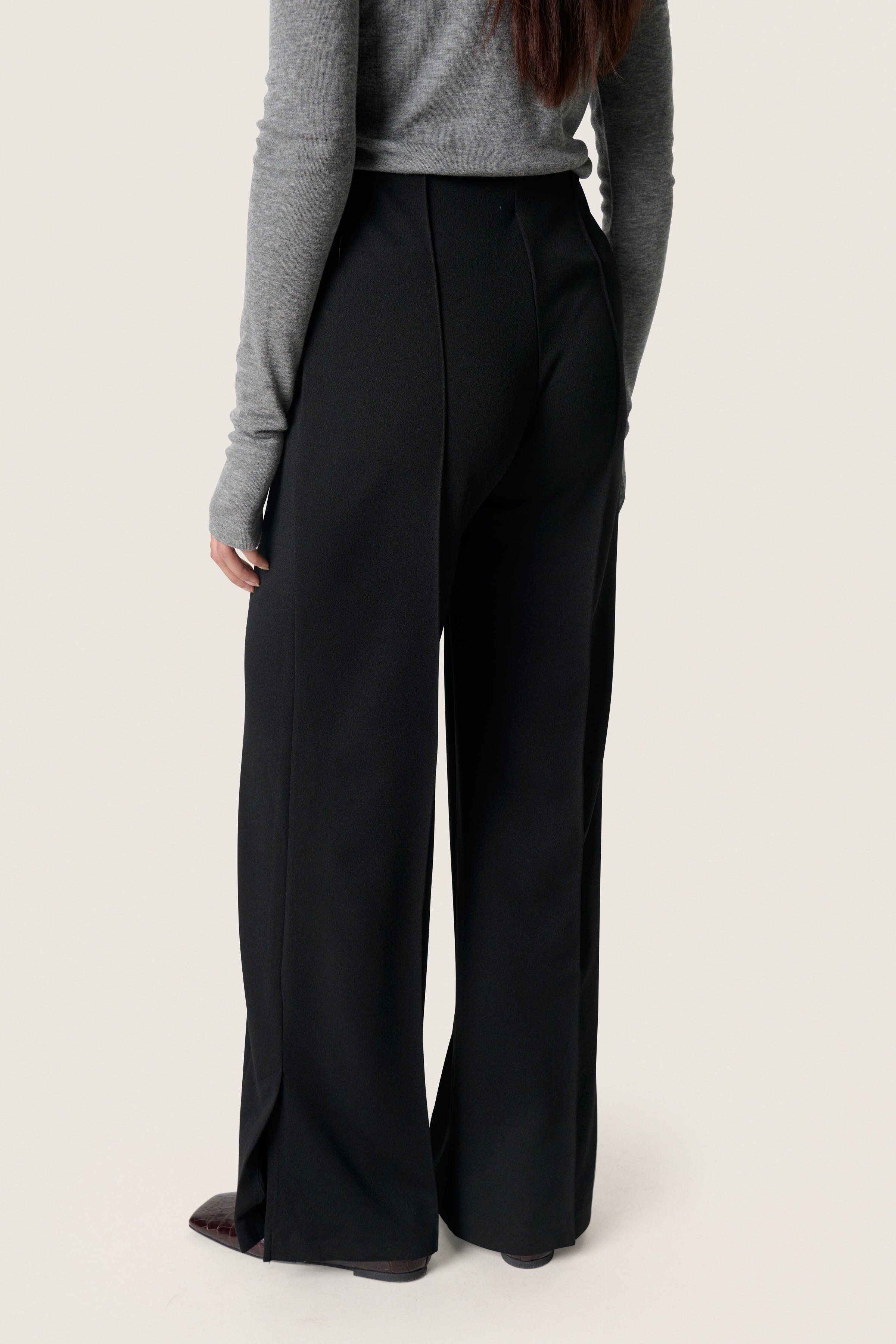 SLBea Trousers LOOKBOOK BACK 30407618-194008