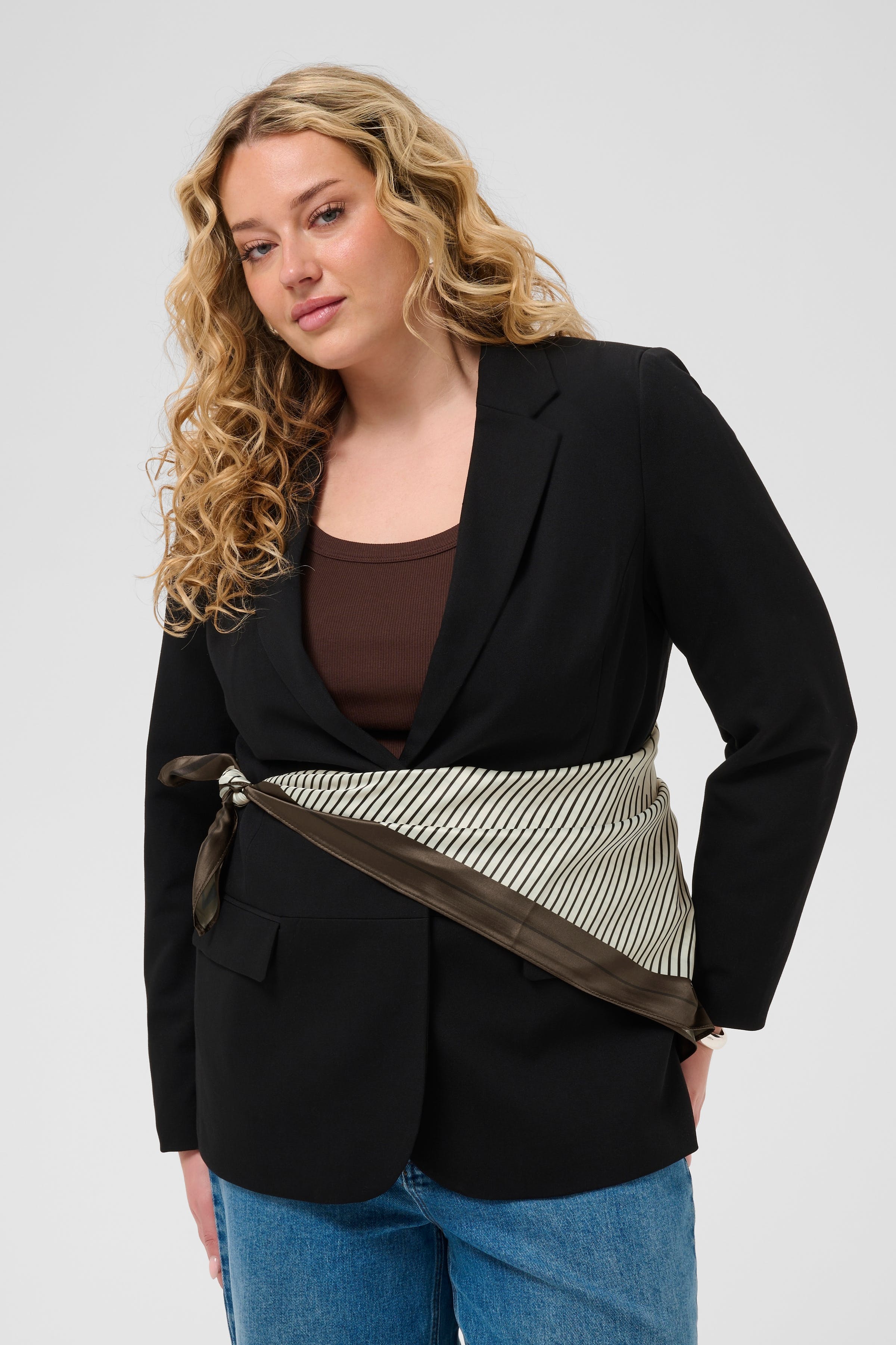 KCfiana Tuch LOOKBOOK FRONT 10584322-109736