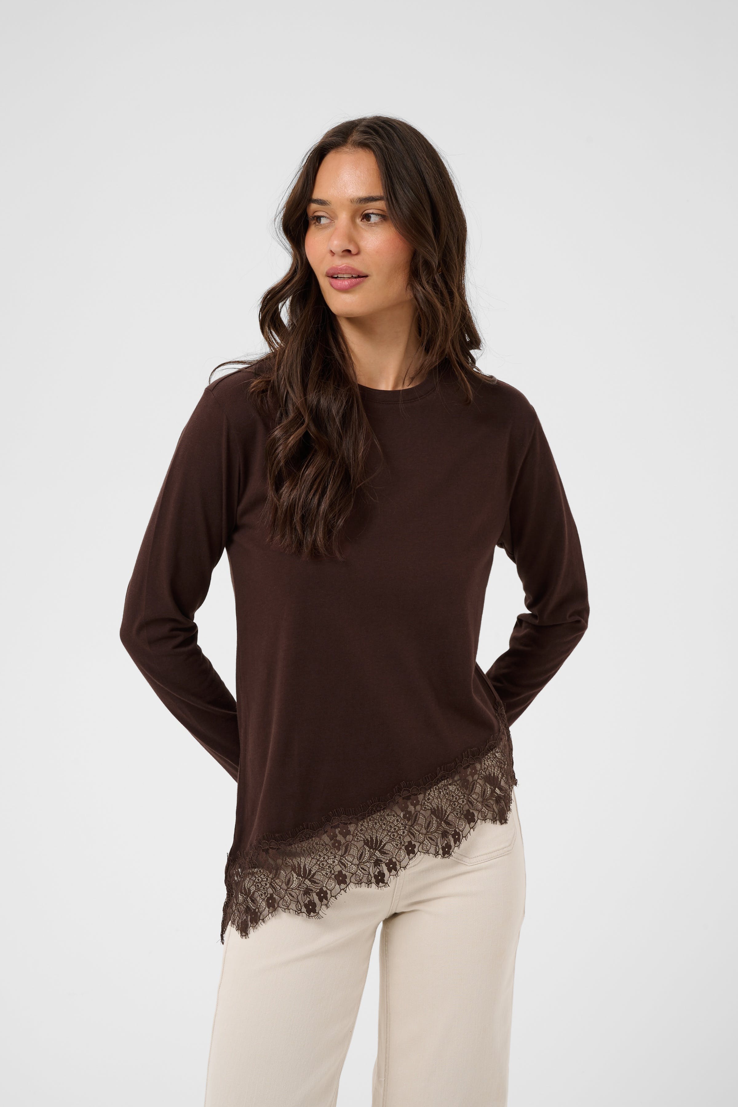 KAmelis T-shirt LOOKBOOK FRONT 10512731-190915