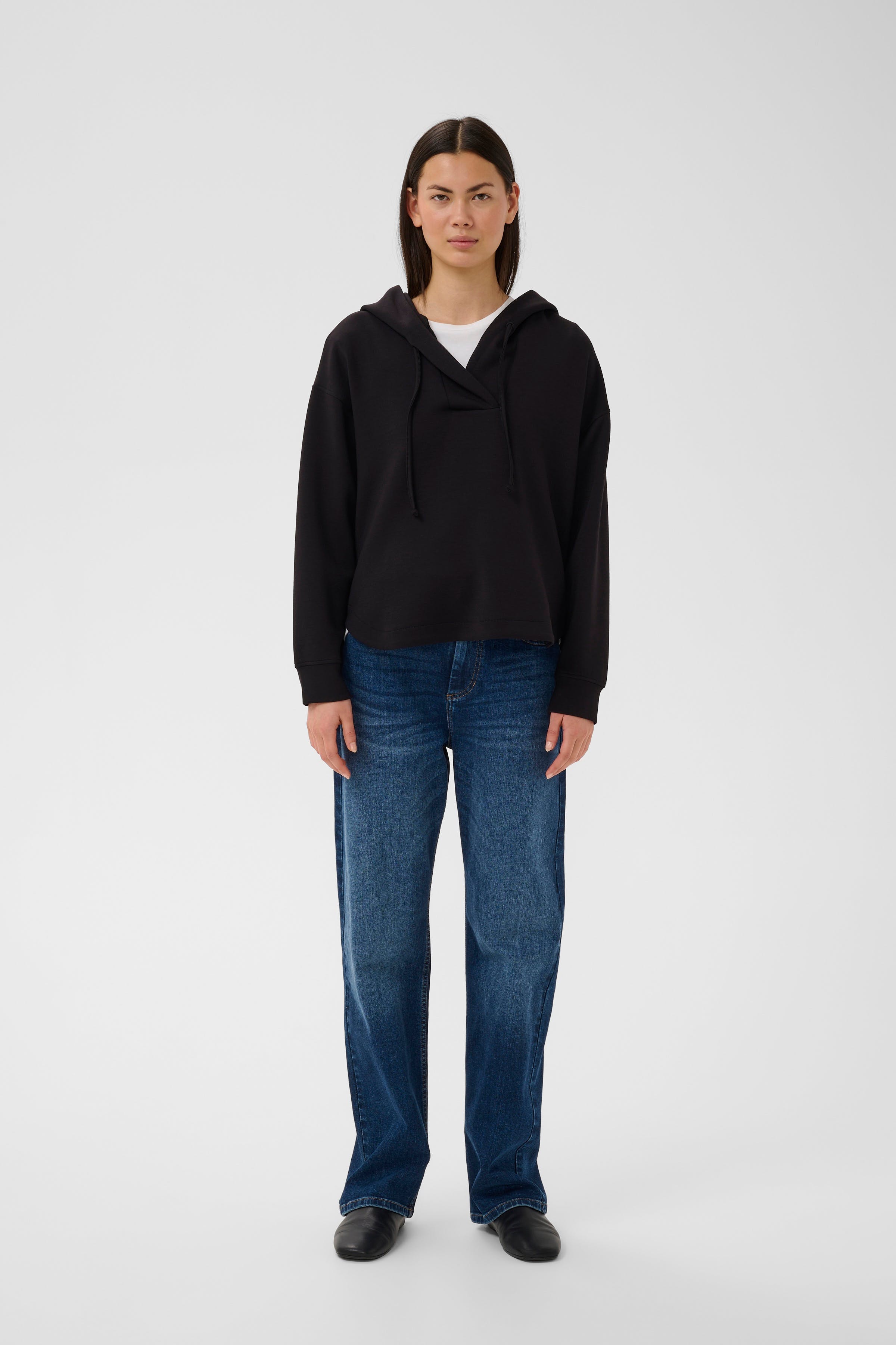 SIMIIW Vincent Sweatshirt LOOKBOOK FRONT 30112438-194008