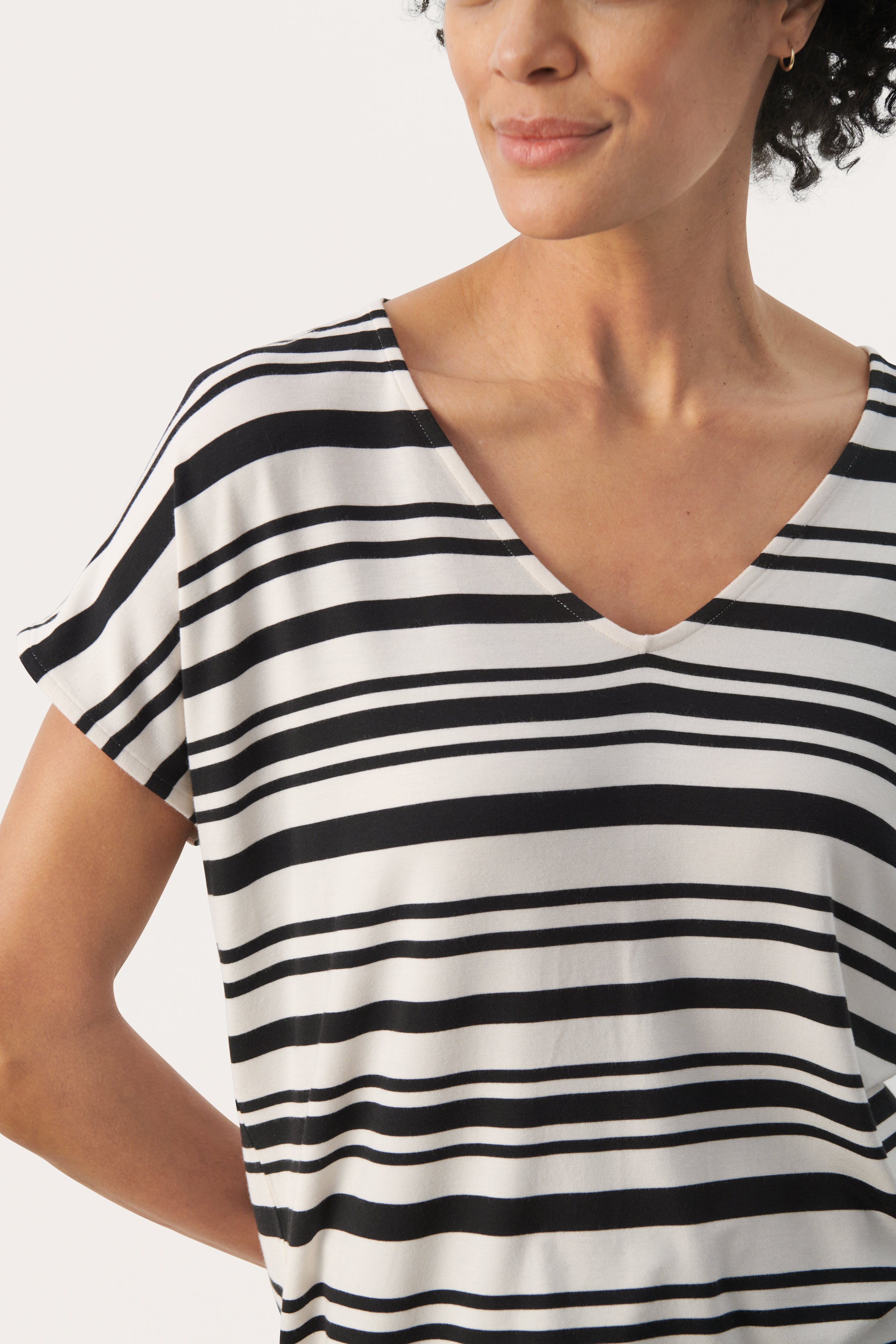 HaluaPW T-shirt LOOKBOOK FRONT 30308753-302920