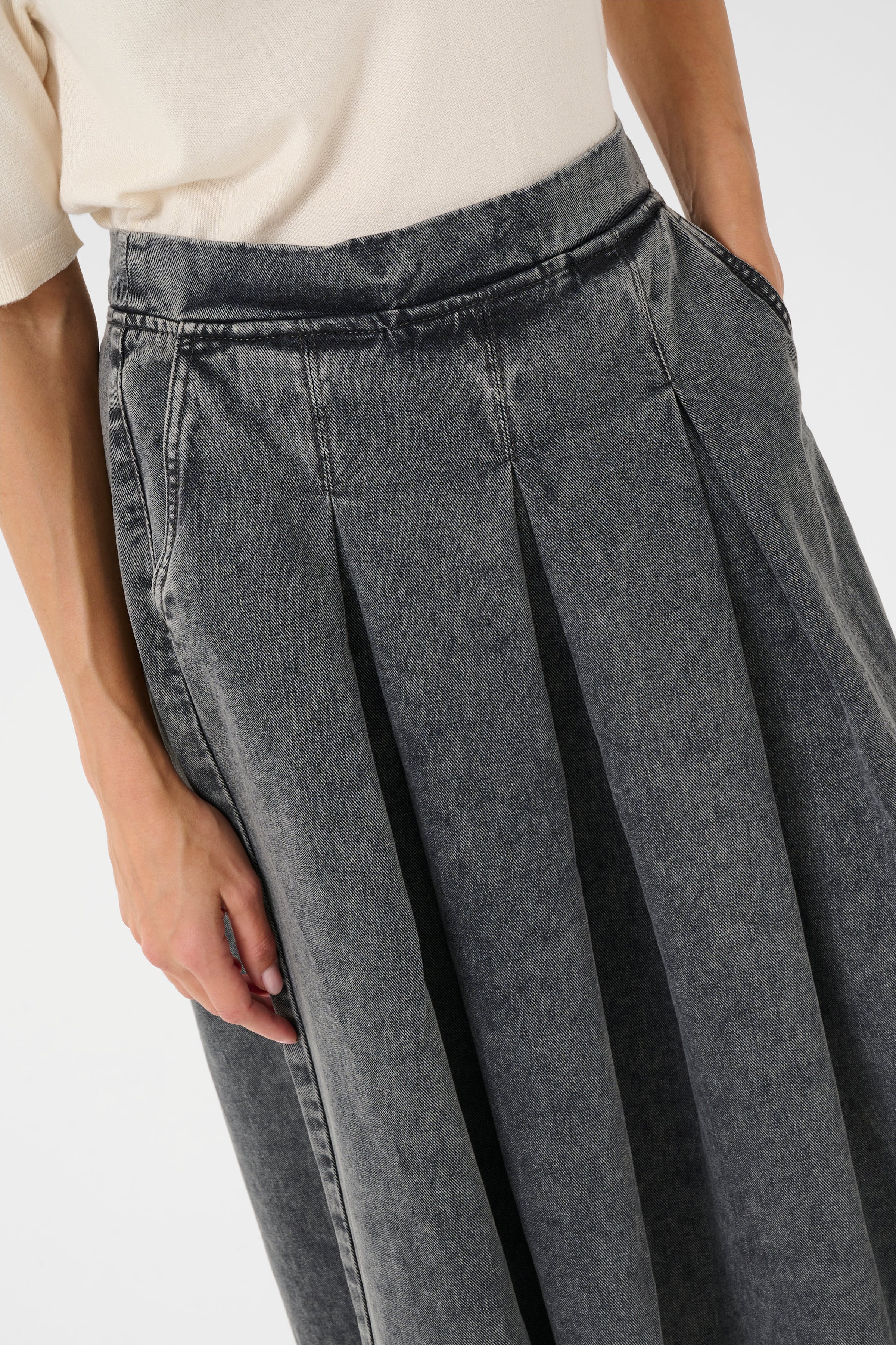 CUcarlina Skirt LOOKBOOK DETAIL 50112087-108032