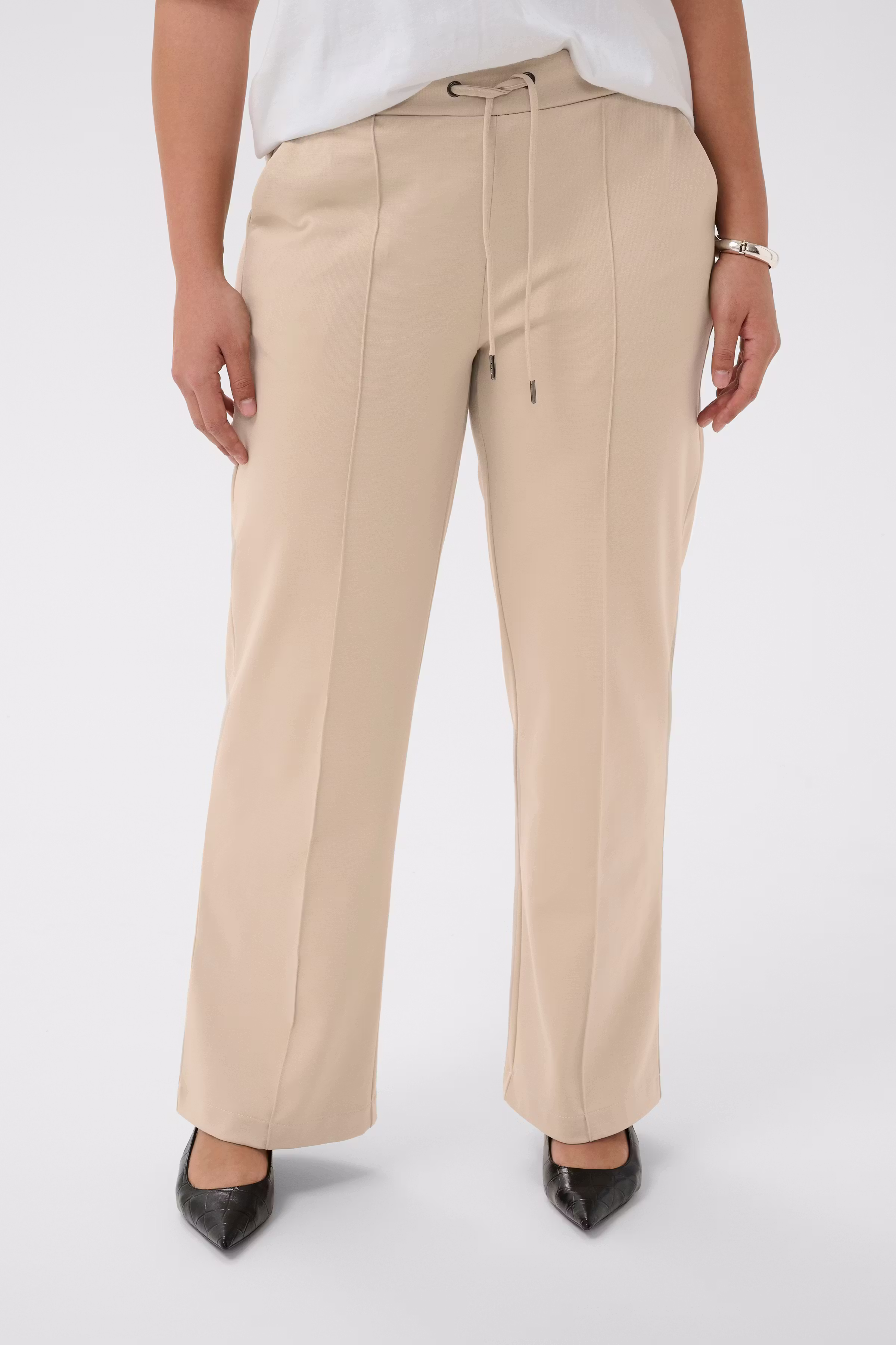 KCjenna Straight Hose LOOKBOOK FRONT 10582248-151305