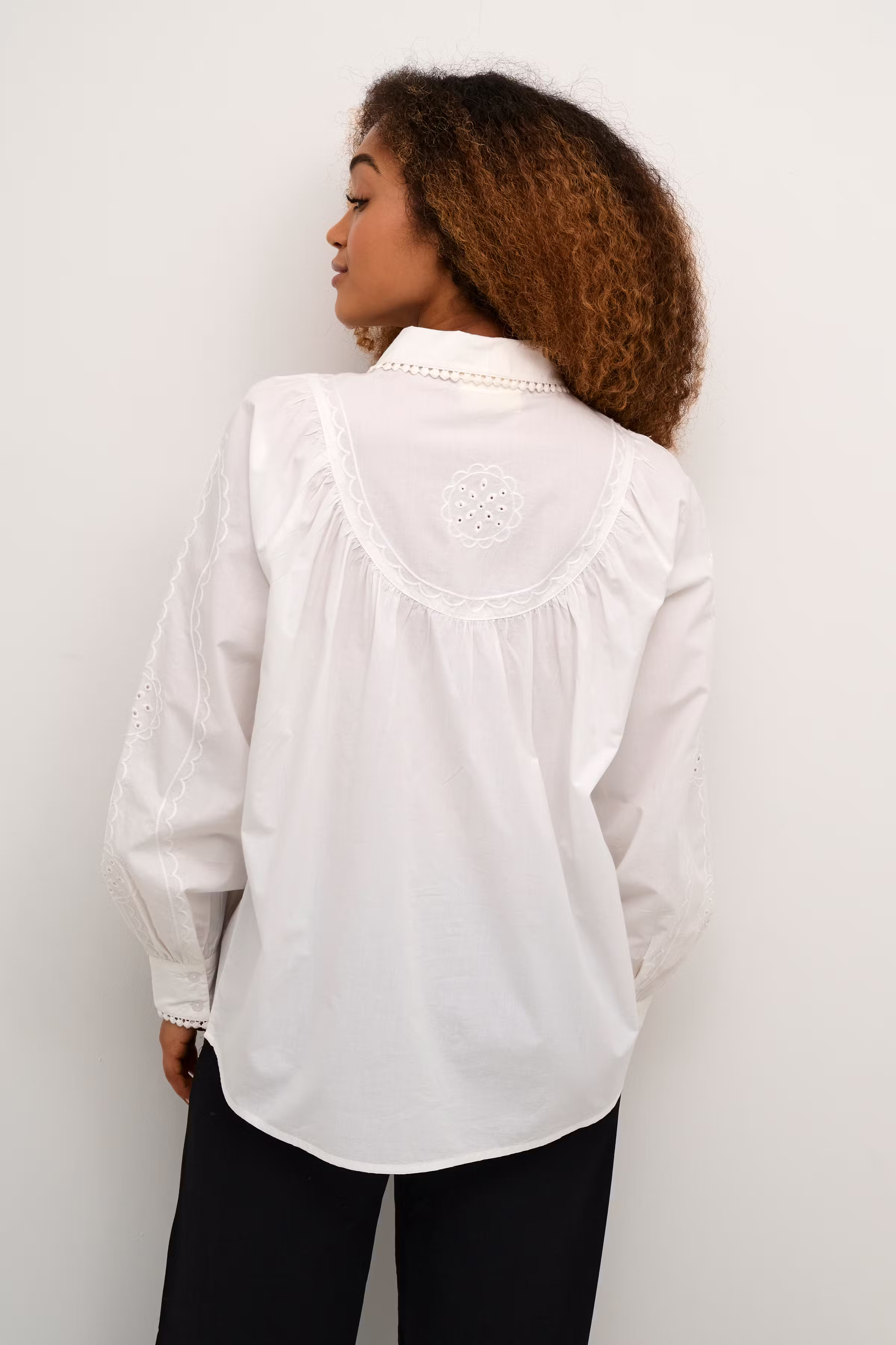 CRDevika Hemd LOOKBOOK BACK 10612908-110602