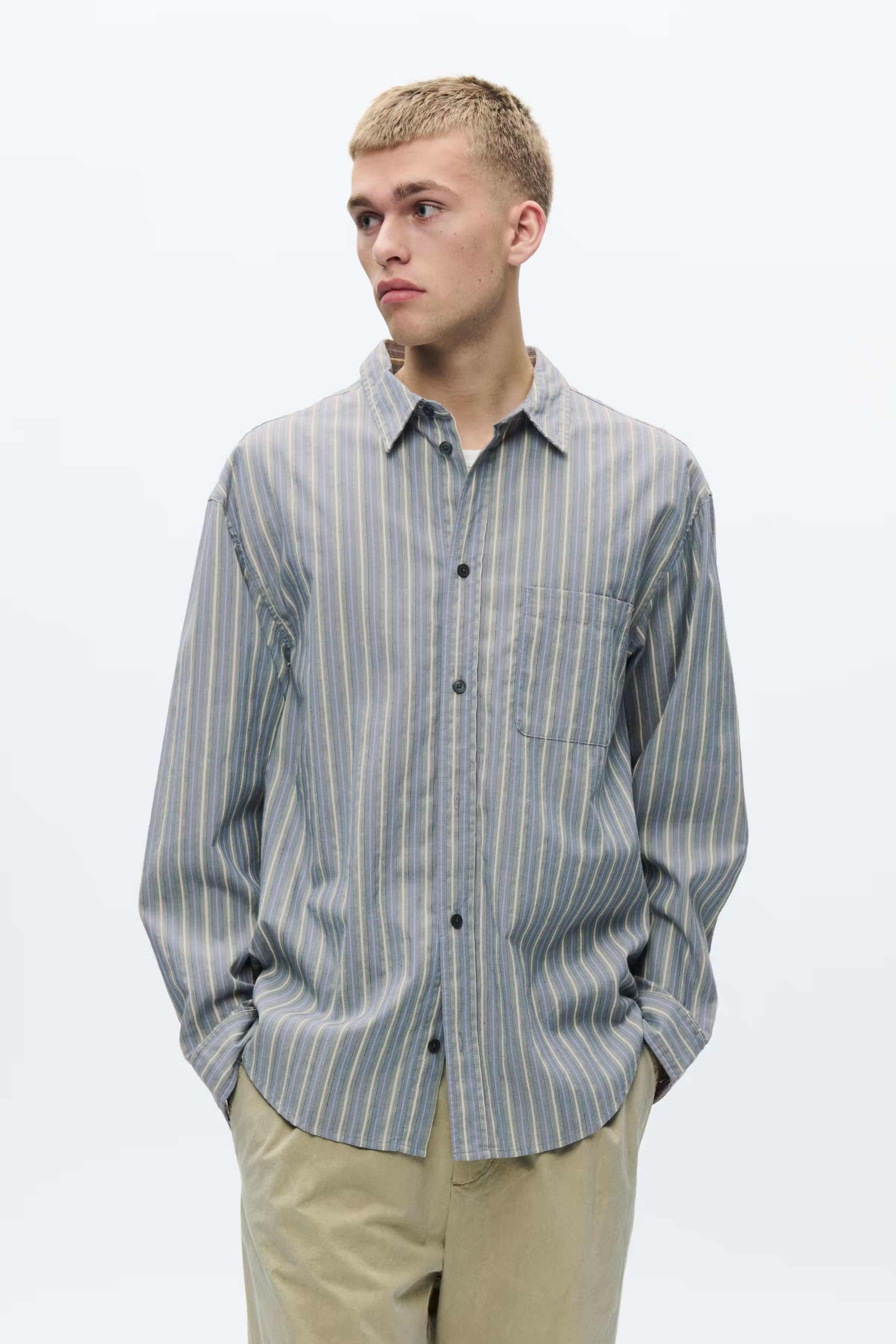 WWCarter Shirt LOOKBOOK FRONT 30251492-304646