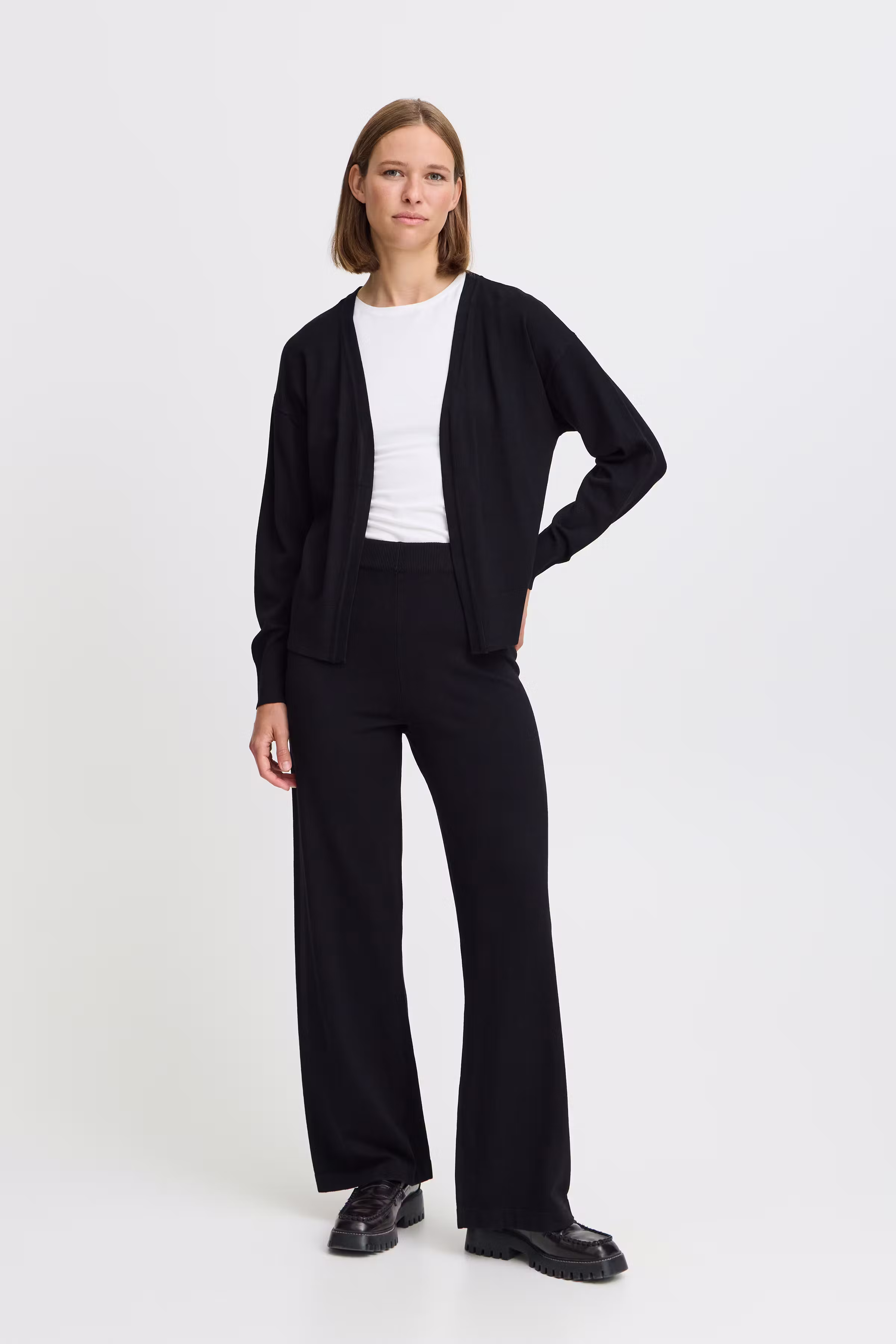 BYMMORLA Cardigan LOOKBOOK FRONT 20815305-200451