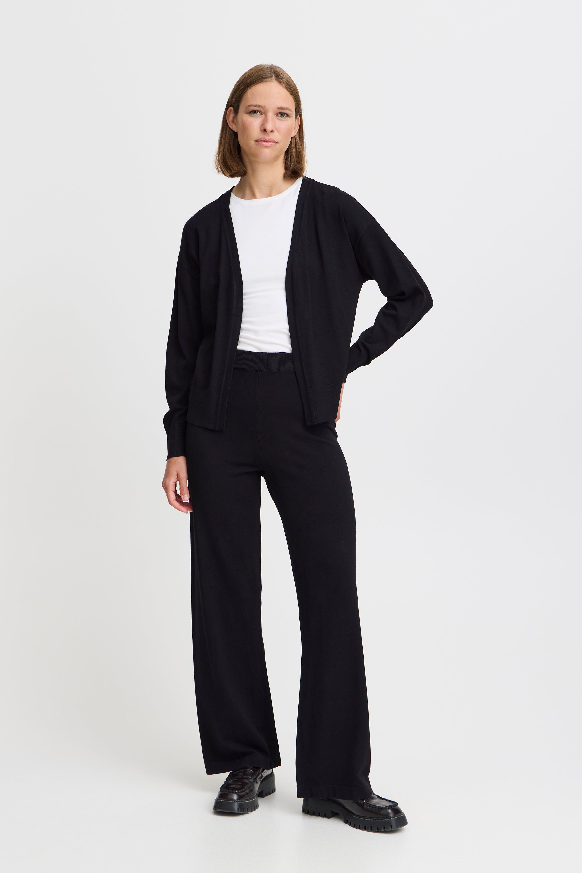 BYMMORLA Cardigan LOOKBOOK FRONT 20815305-200451