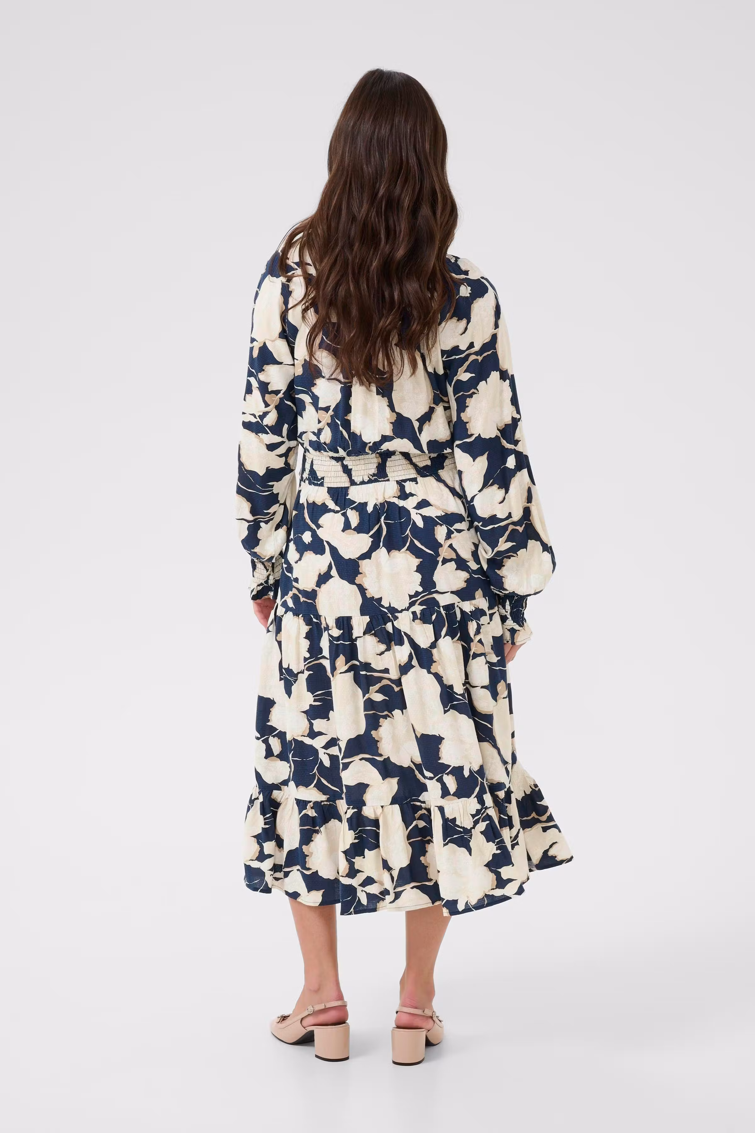 CRLucca Kleid LOOKBOOK BACK 10614834-109028