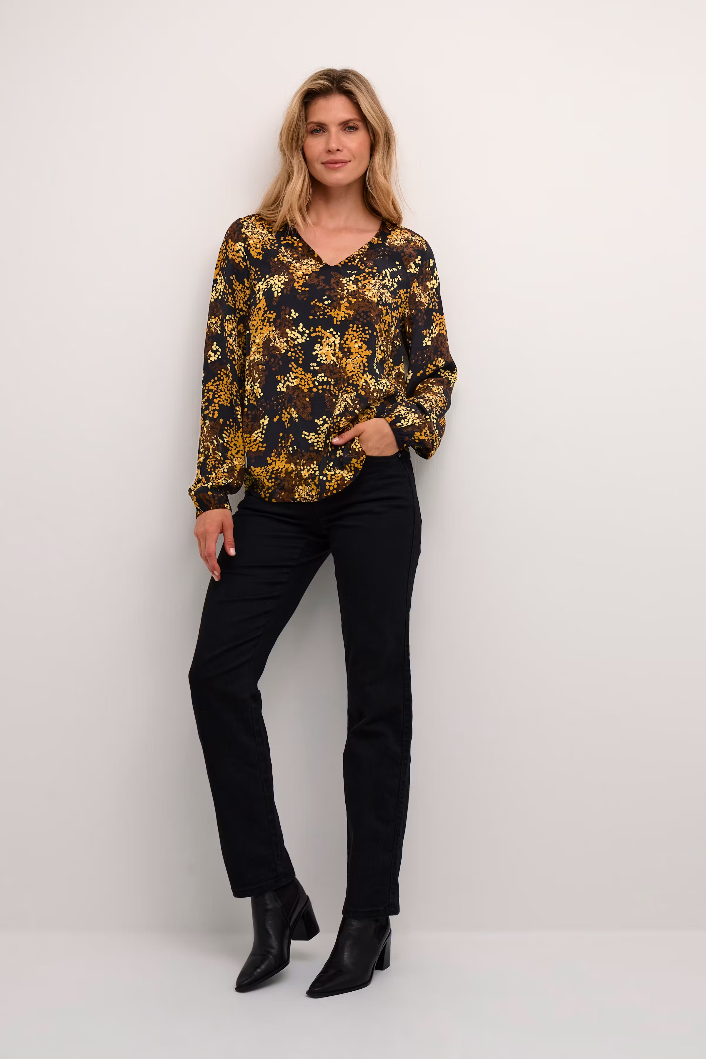 BPliana Bluse LOOKBOOK FRONT 10590545-105093B