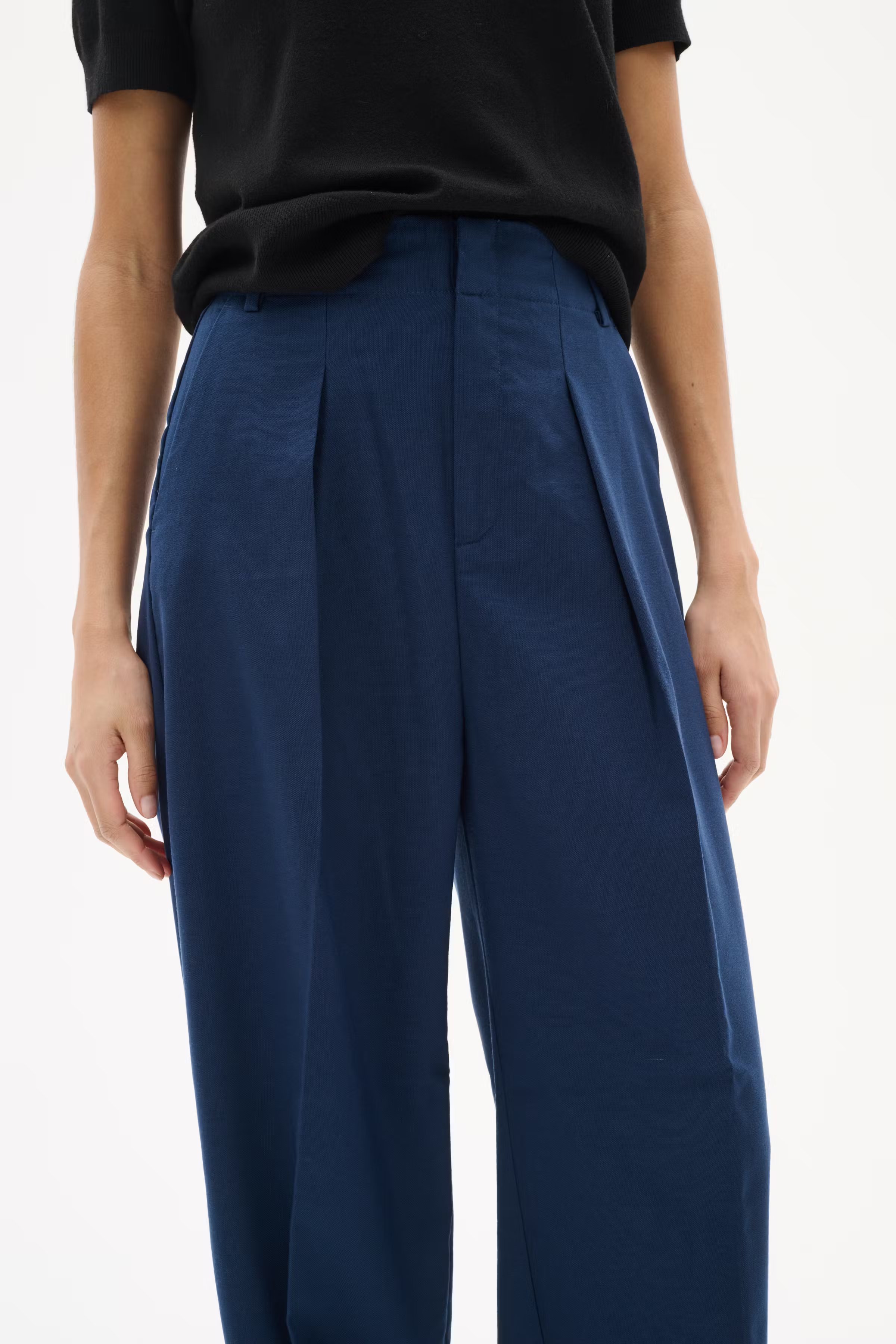 ThyIW Byxor LOOKBOOK FRONT 30109038-193932
