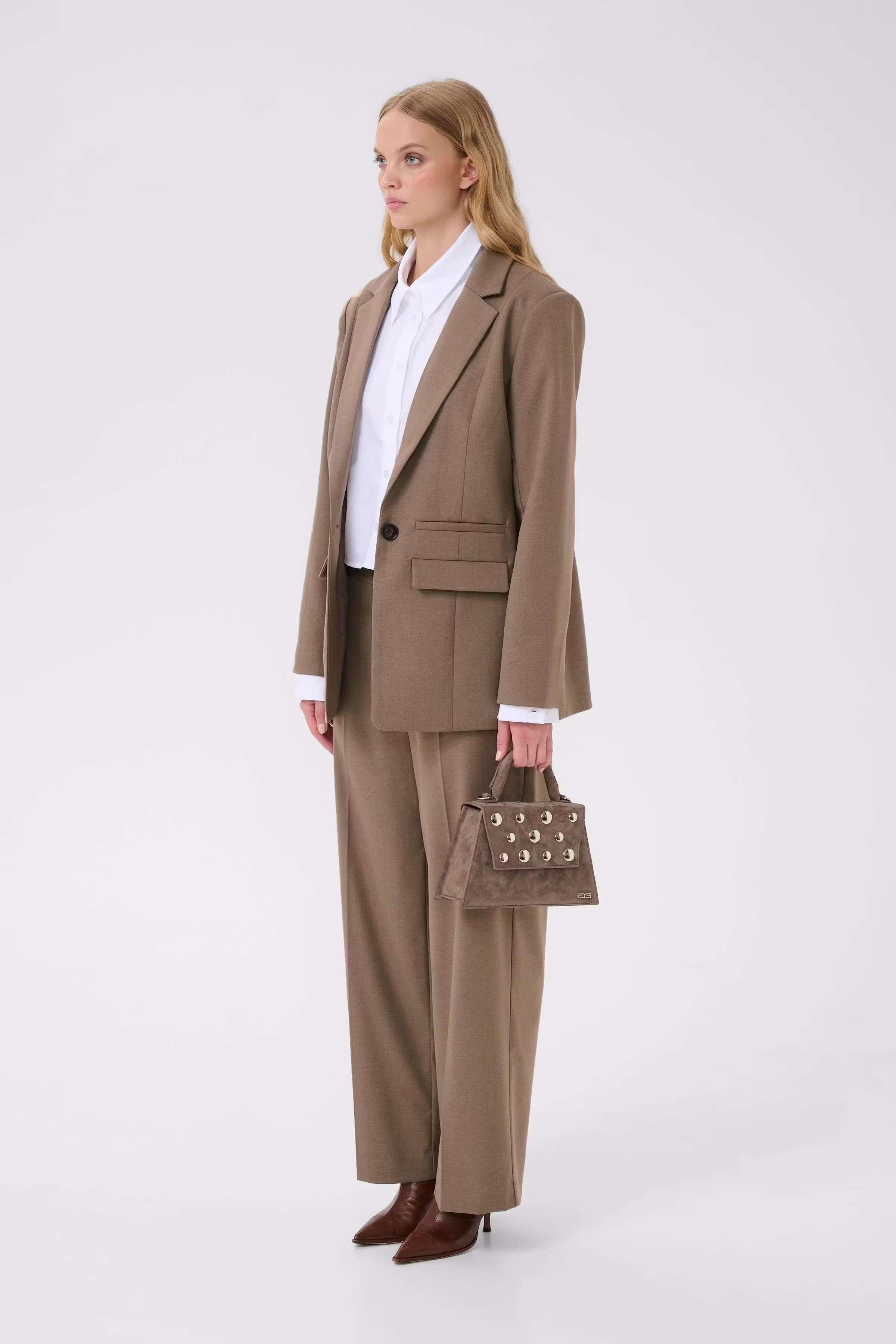 GZpaula Blazer LOOKBOOK FRONT 10910914-106856