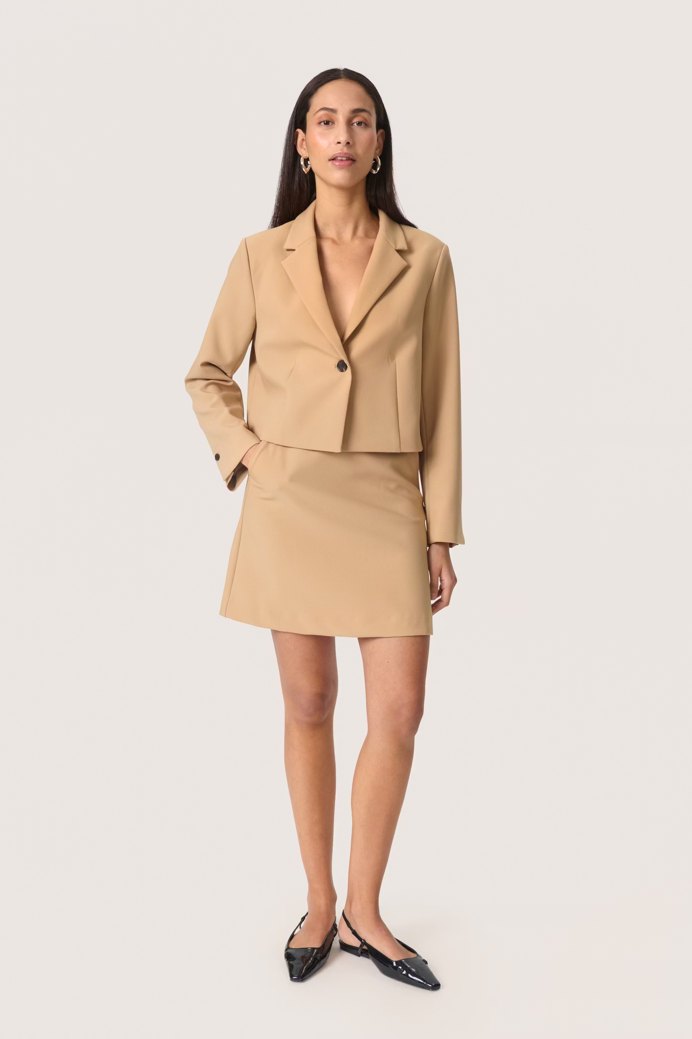 SLCorinne Cropped Blazer LOOKBOOK FRONT 30407631-151114