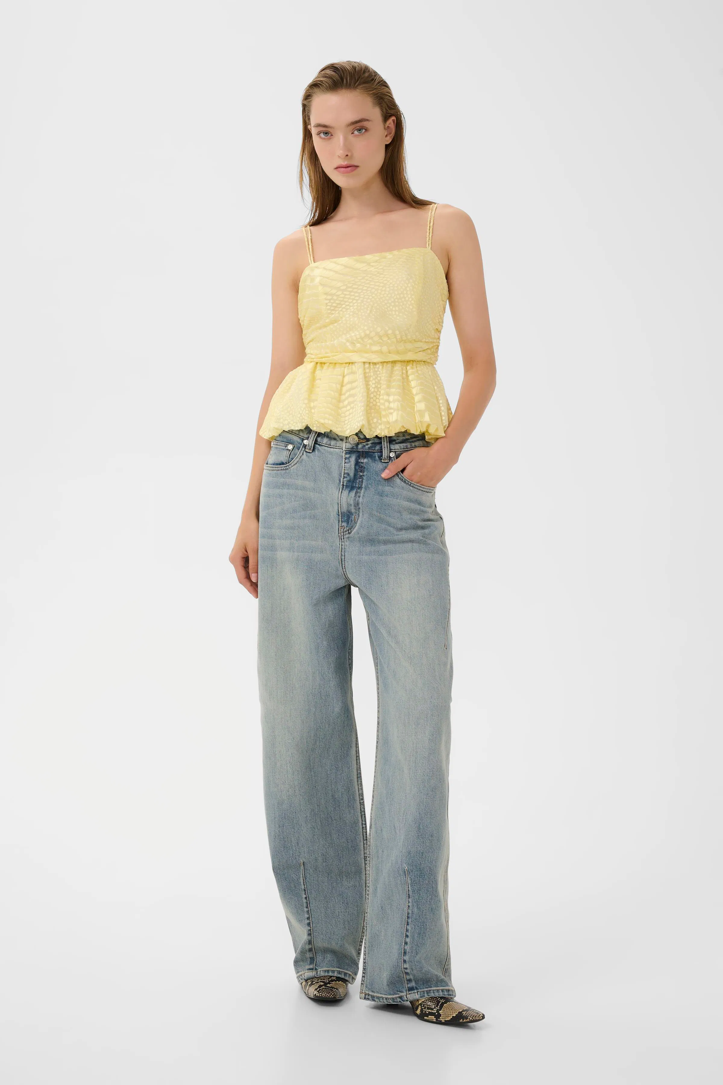 GZnoma Jeans LOOKBOOK FRONT 10911185-109408