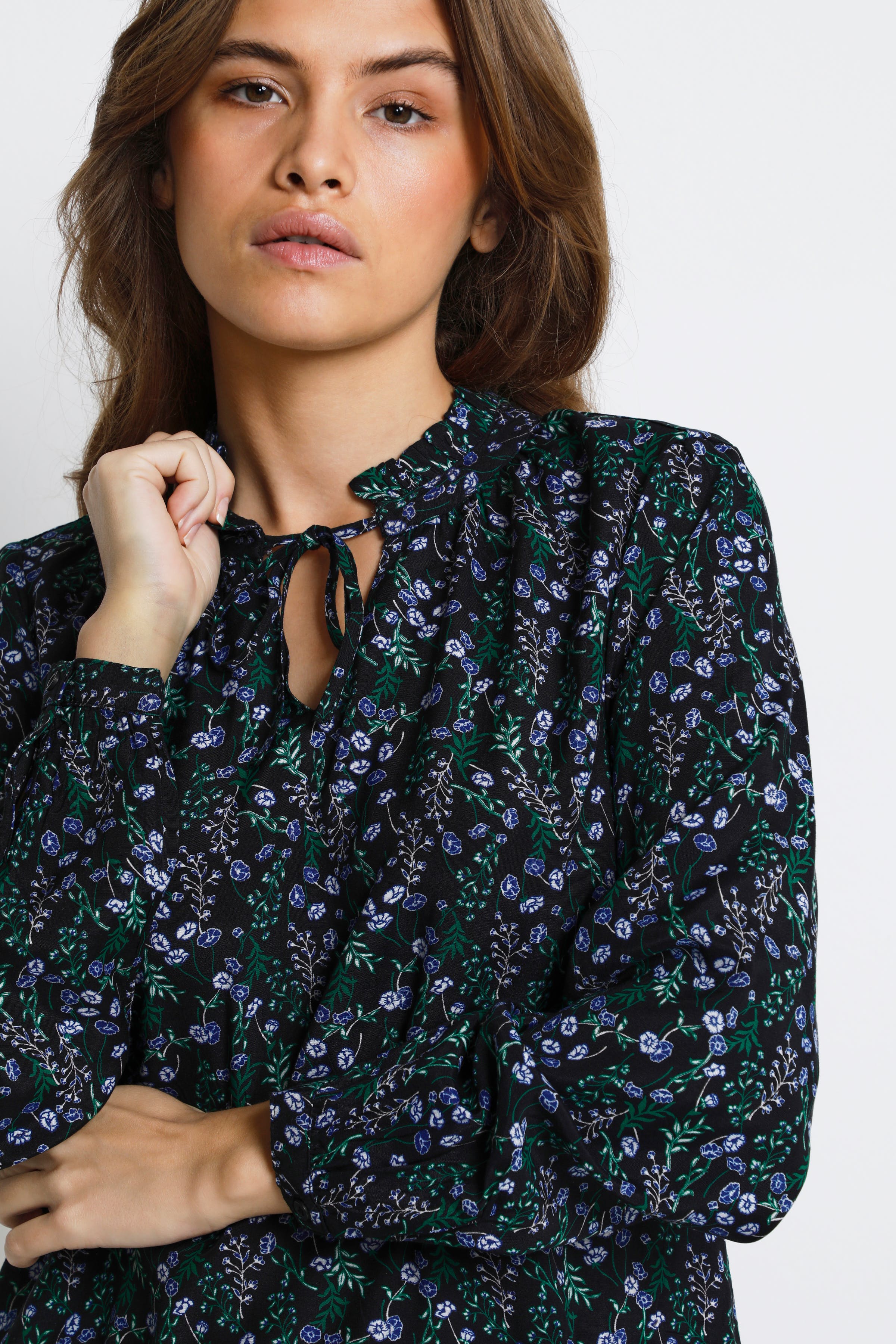 KAlynn Langermet bluse LOOKBOOK DETAIL 10552017-103296