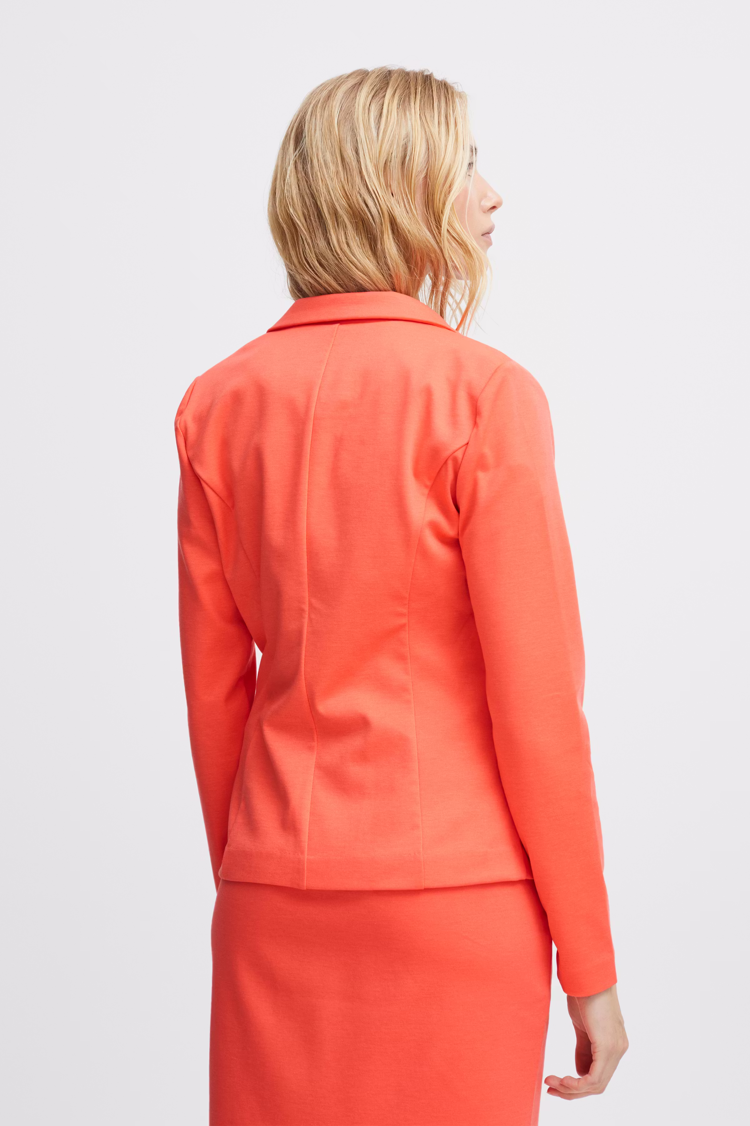 IHKATE Blazer LOOKBOOK BACK 20101801-171656