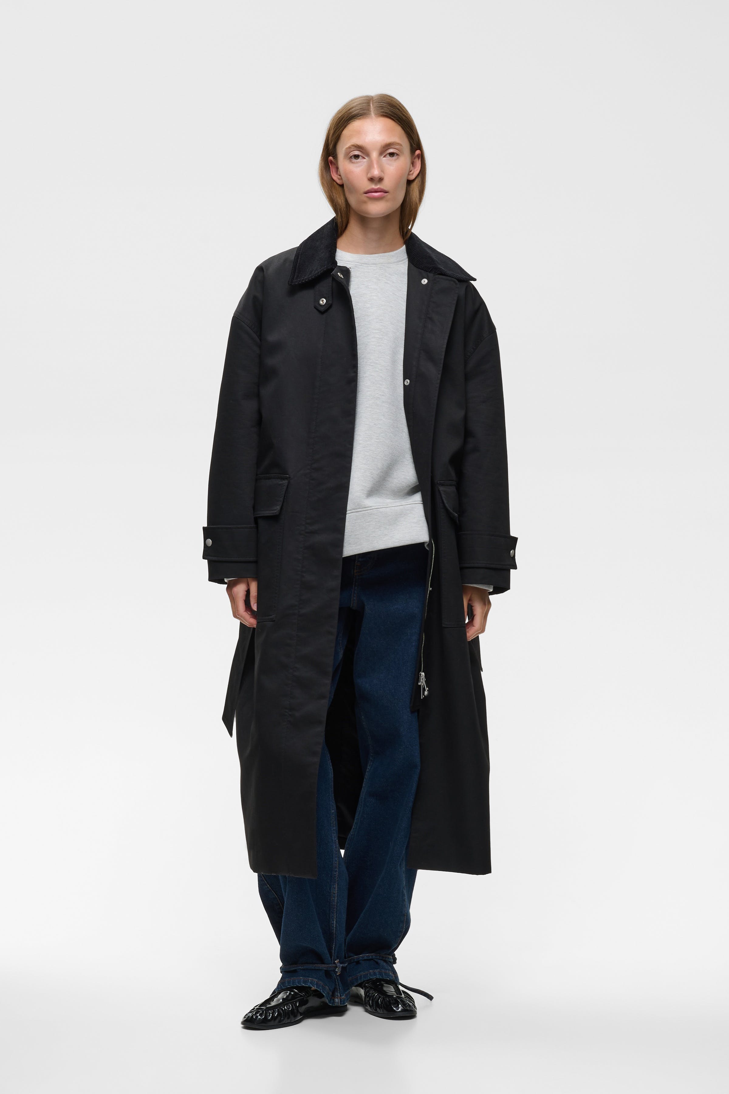 HUNTERYIW Mantel LOOKBOOK FRONT 30112706-194008