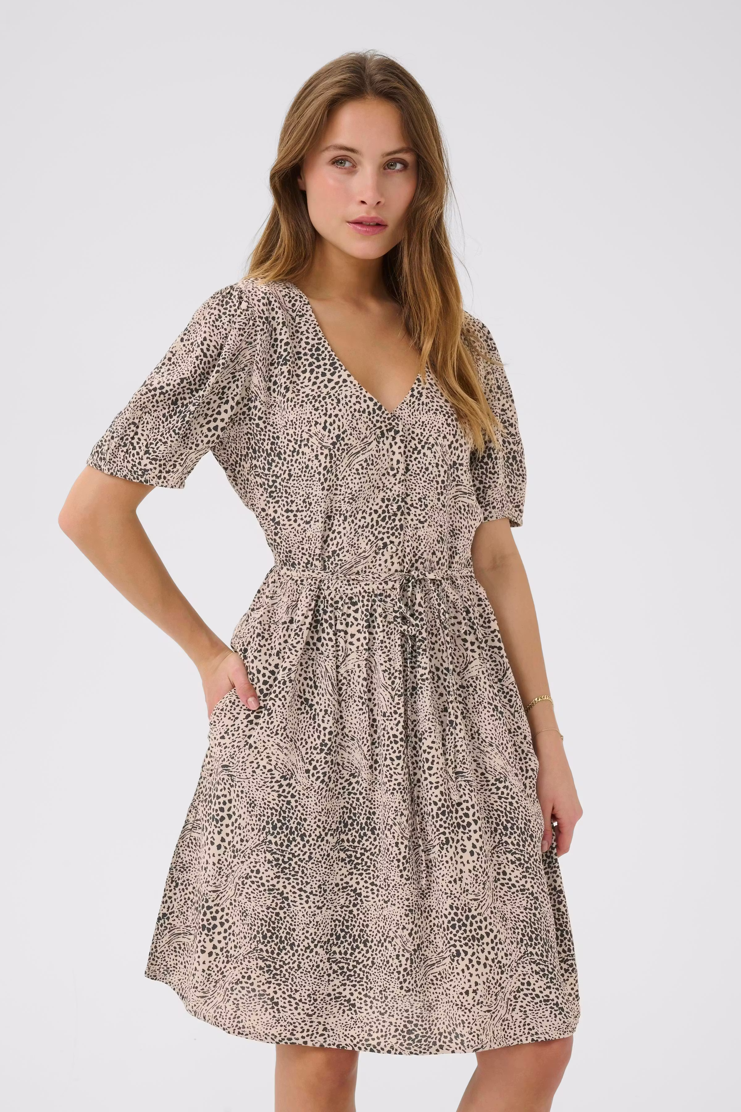 KAliana Kleid LOOKBOOK FRONT 10510014-107403