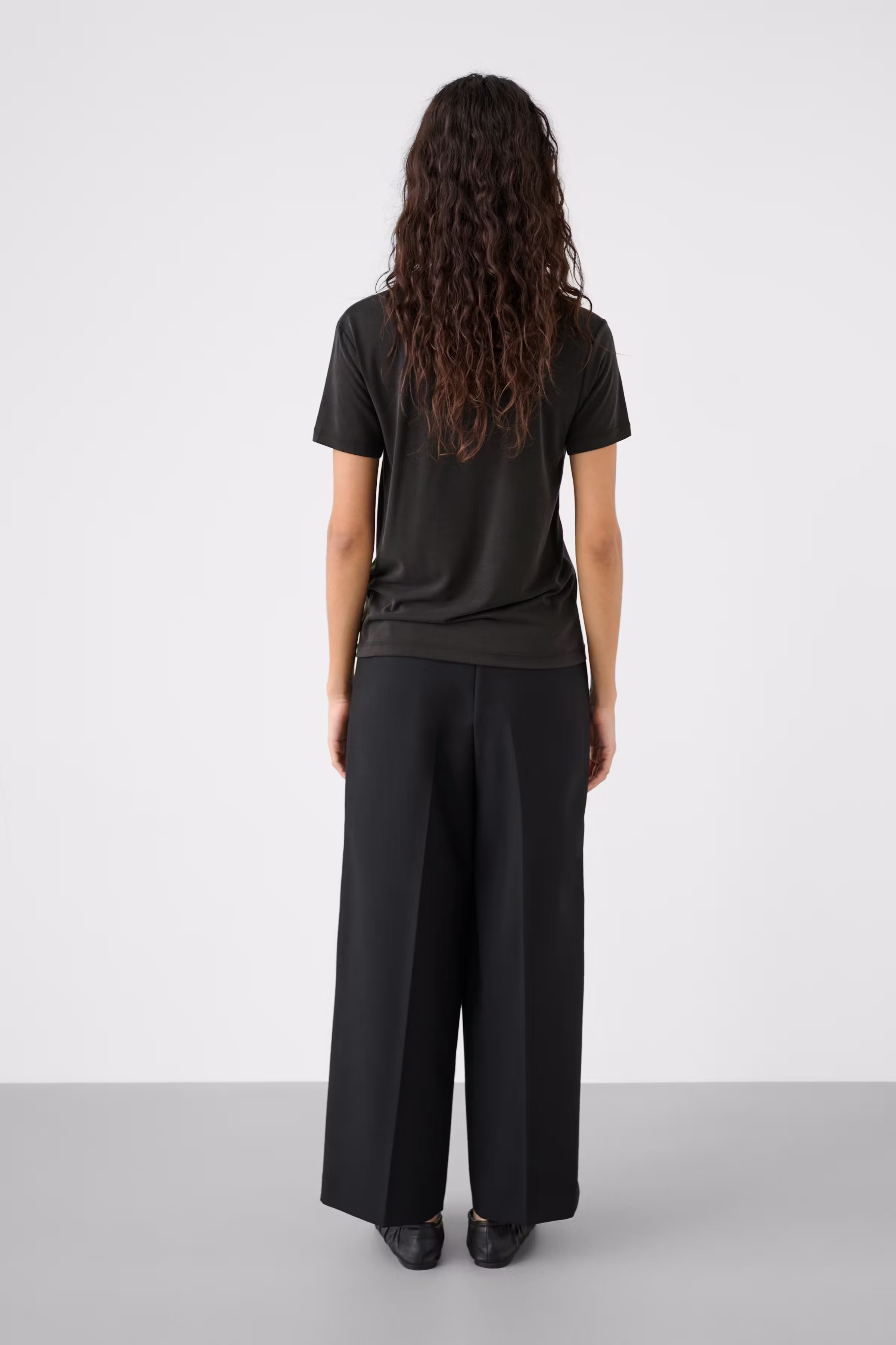 SLColumbine T-shirt LOOKBOOK BACK 30404678-40050