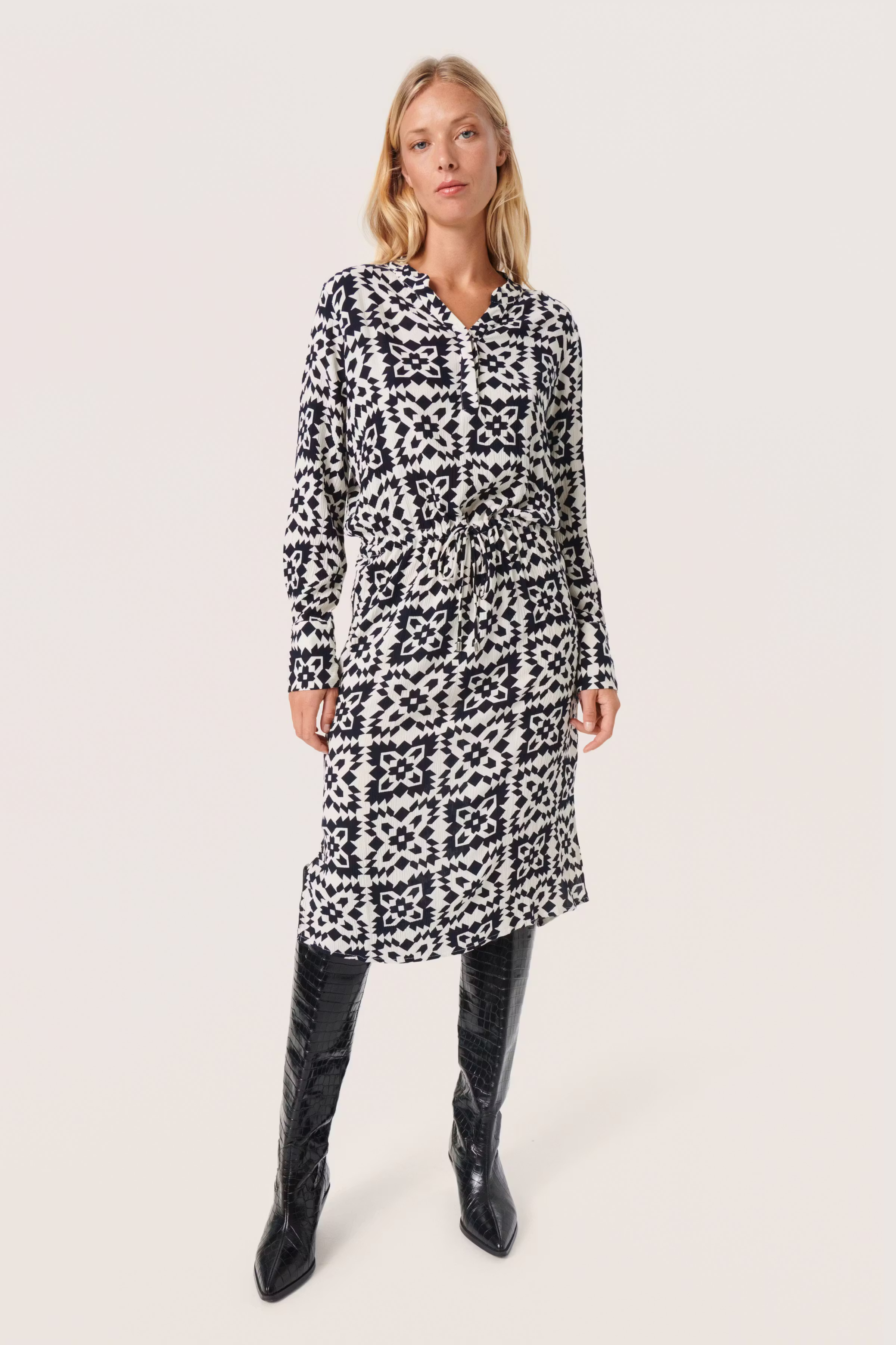 SLZaya Kleid LOOKBOOK FRONT 30407127-302588