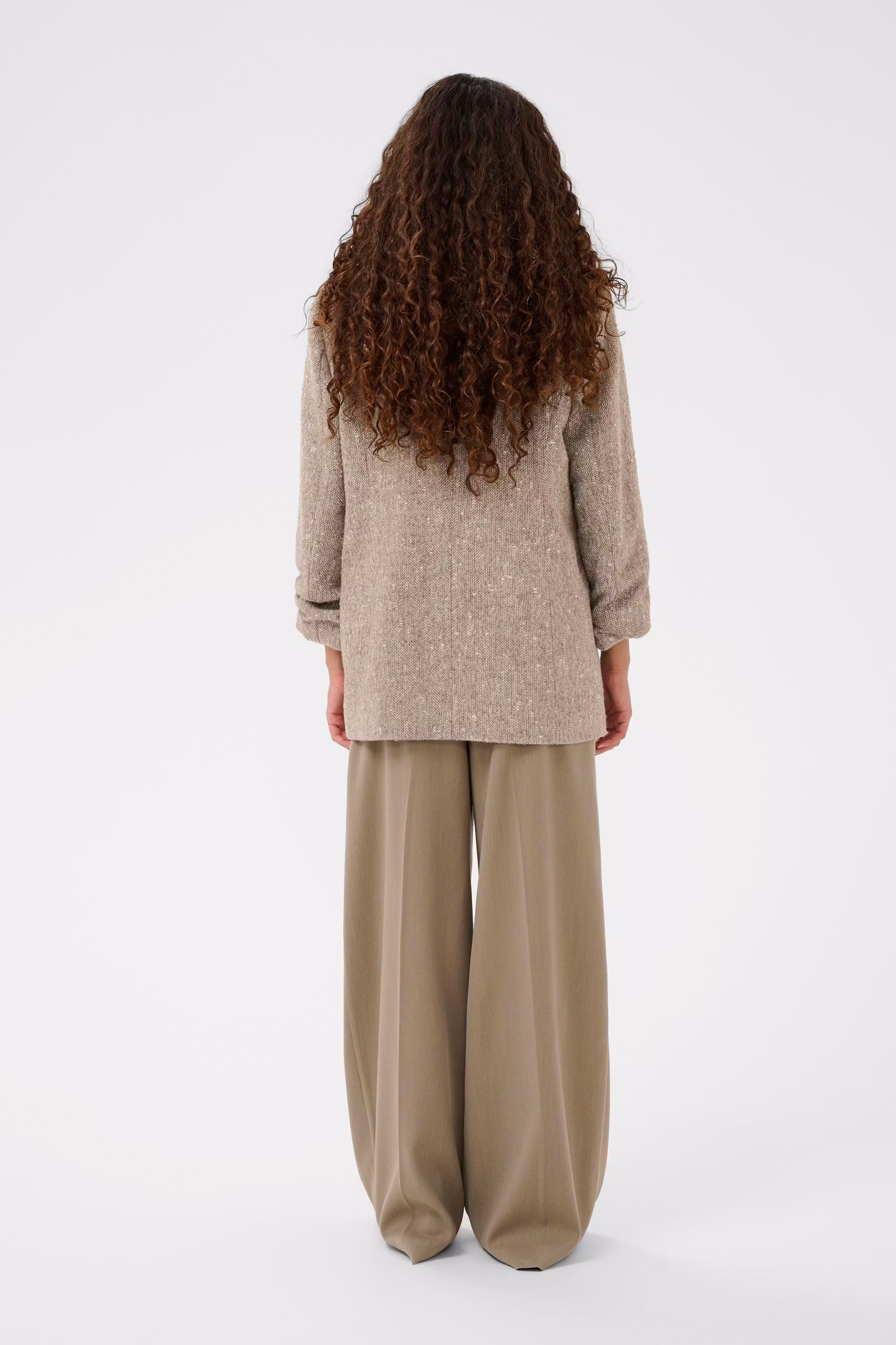 SLOleia Ytterplagg LOOKBOOK BACK 30408824-304375