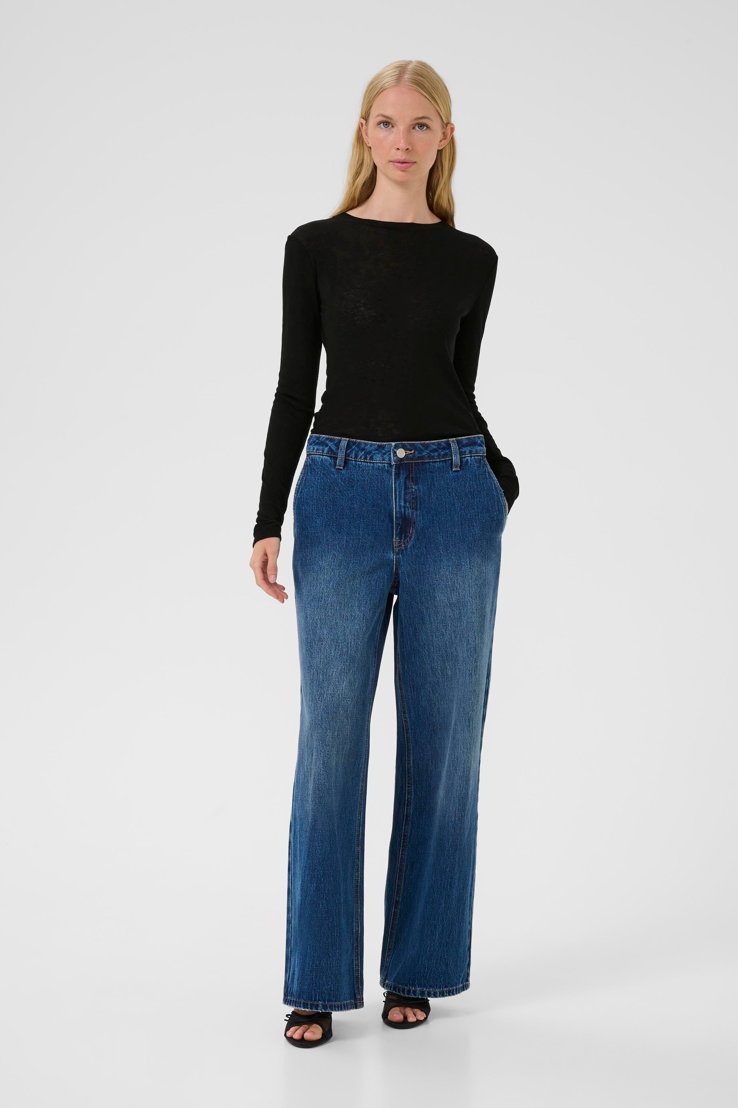 DollyKB T-shirt LOOKBOOK FRONT 10104715-194008