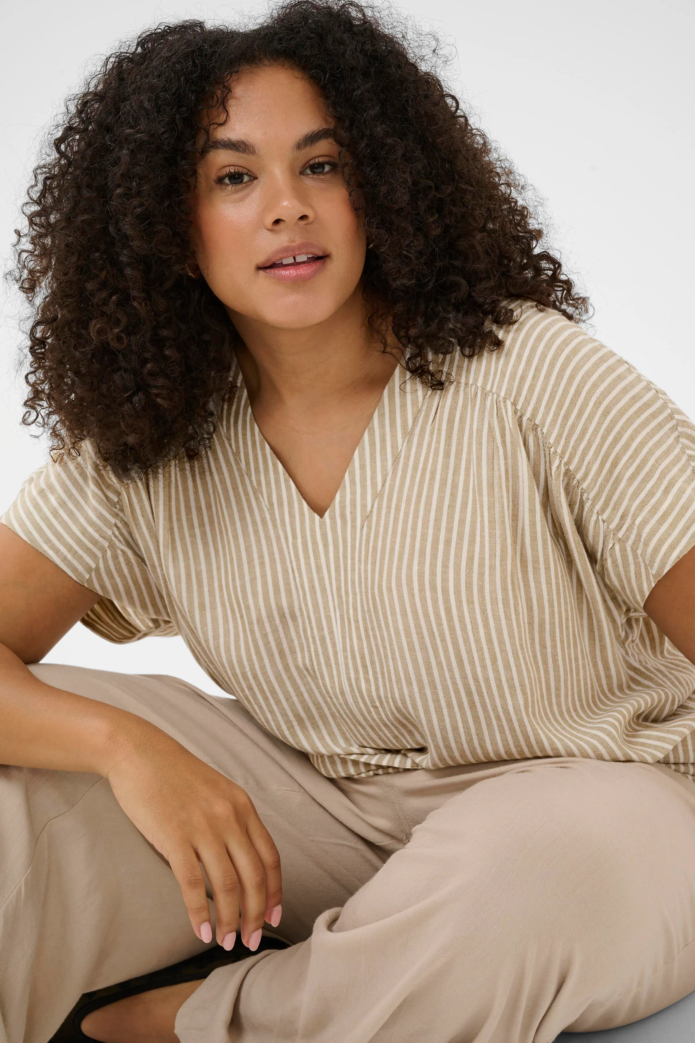 KCmille Linen Blouse LOOKBOOK DETAIL 10583097-105466