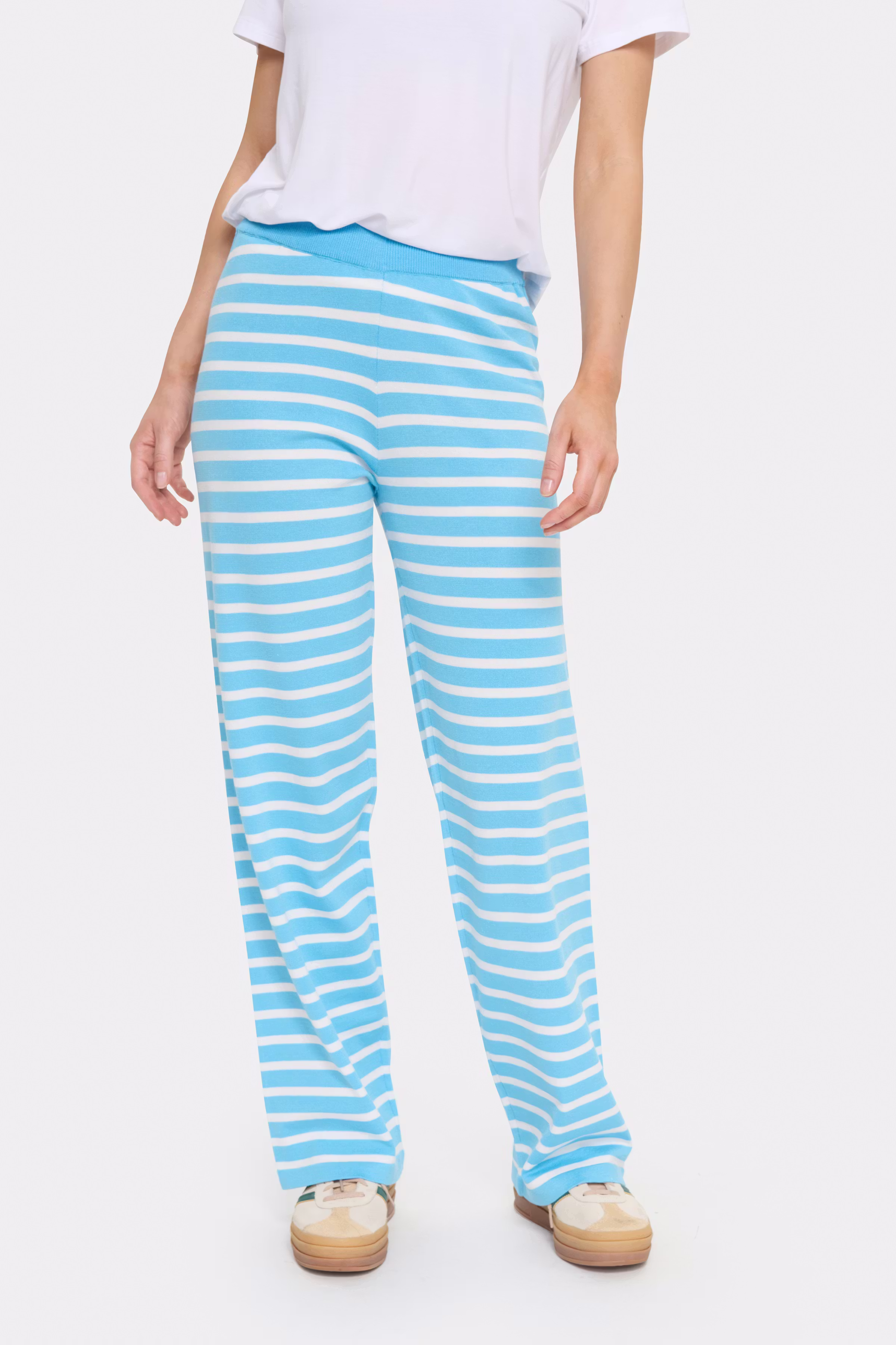 MilaSZ Trousers LOOKBOOK FRONT 30513549-303554