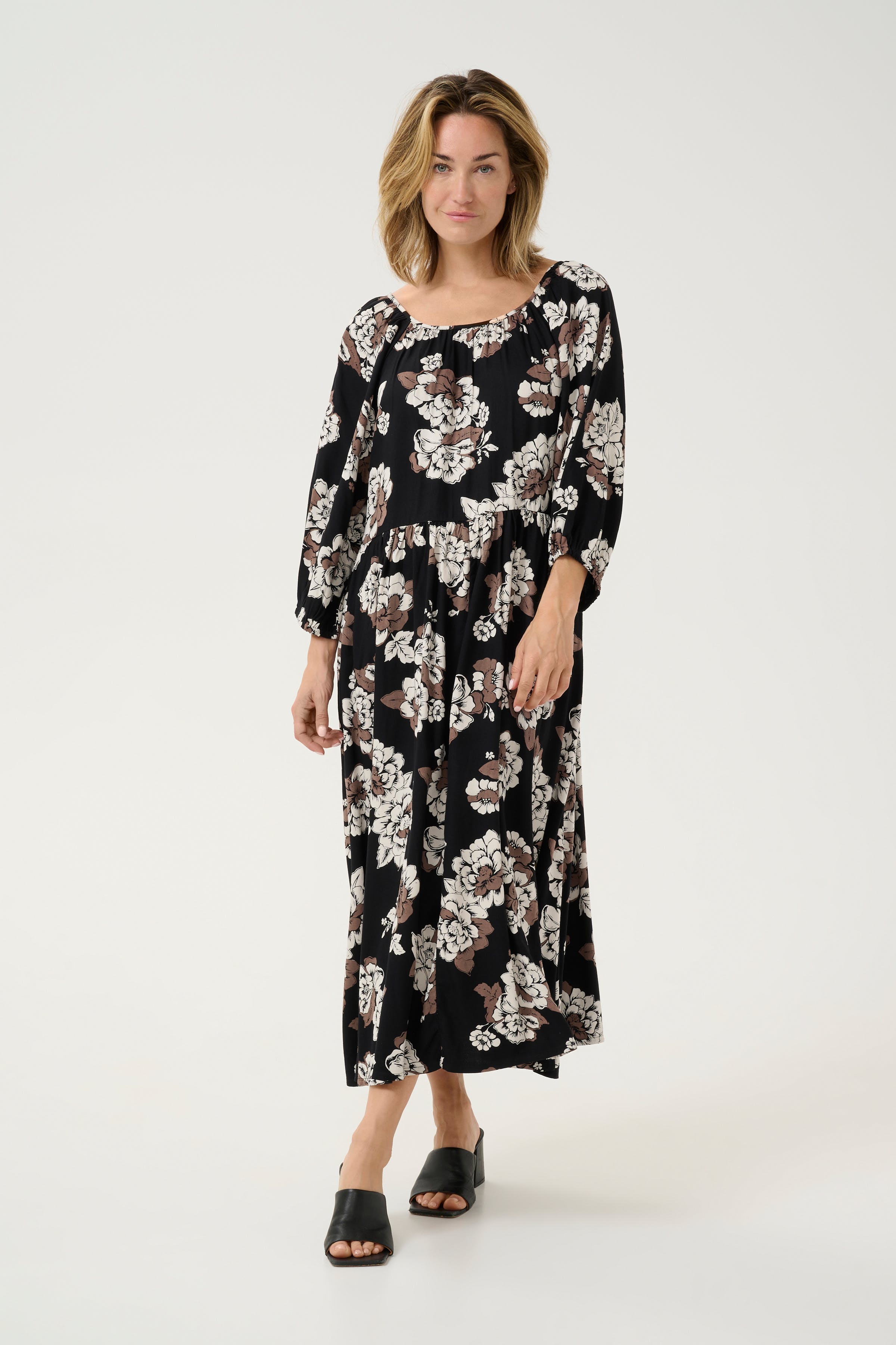 BPelena Kleid LOOKBOOK FRONT 10590771-106754B