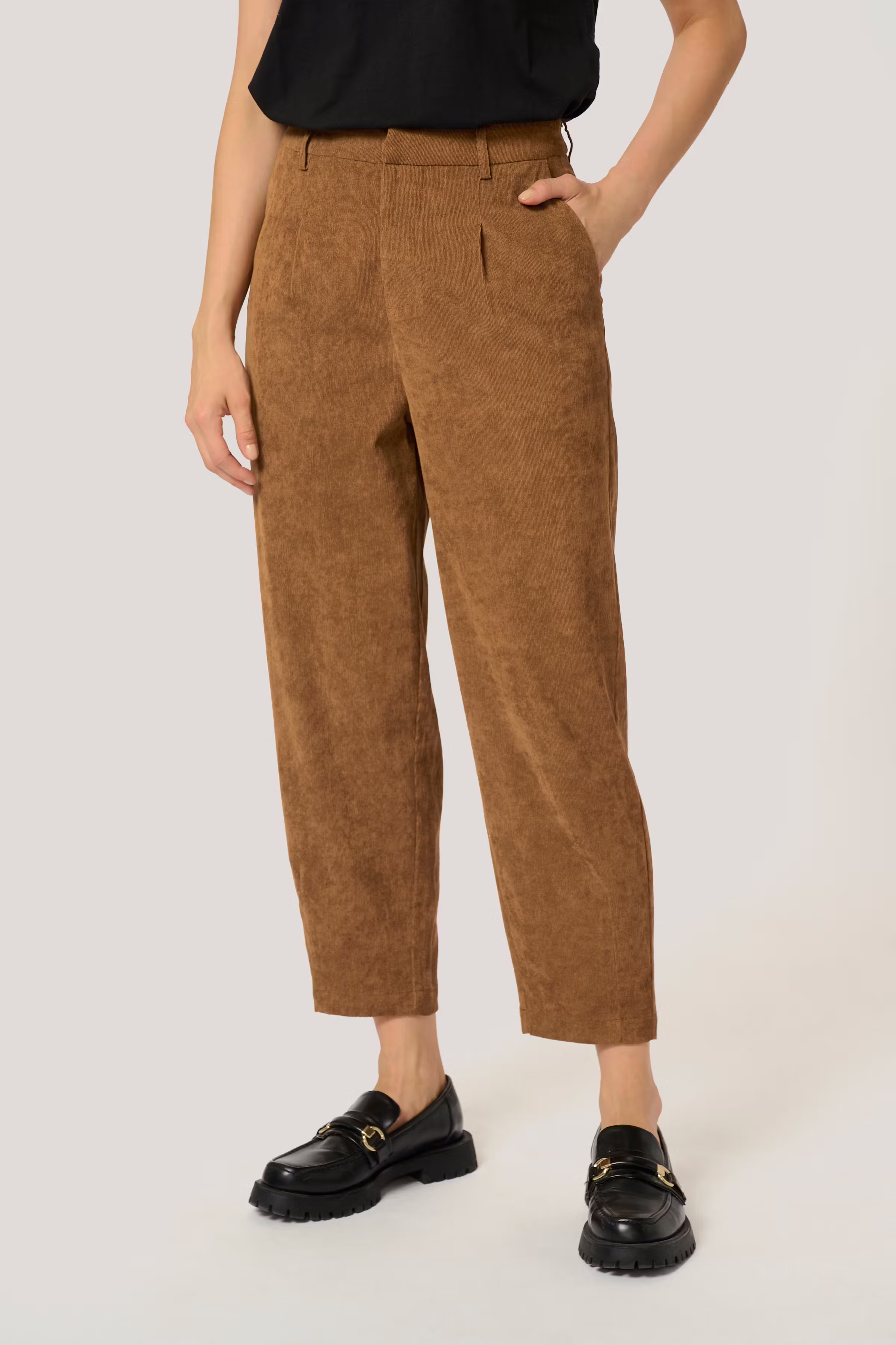 KAvera Bukser LOOKBOOK FRONT 10509216-181031