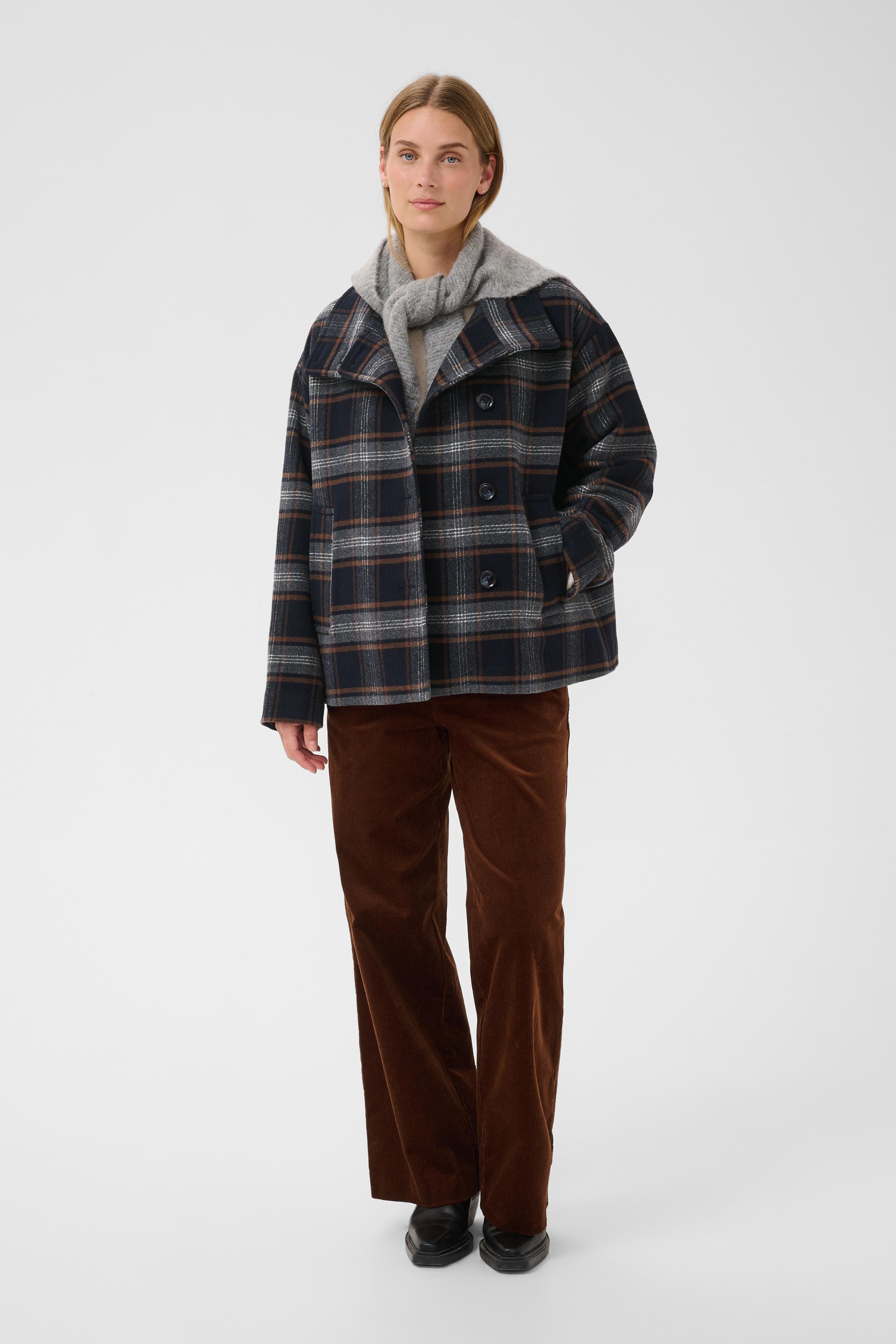 CellyPW Mantel LOOKBOOK FRONT 30310643-305066
