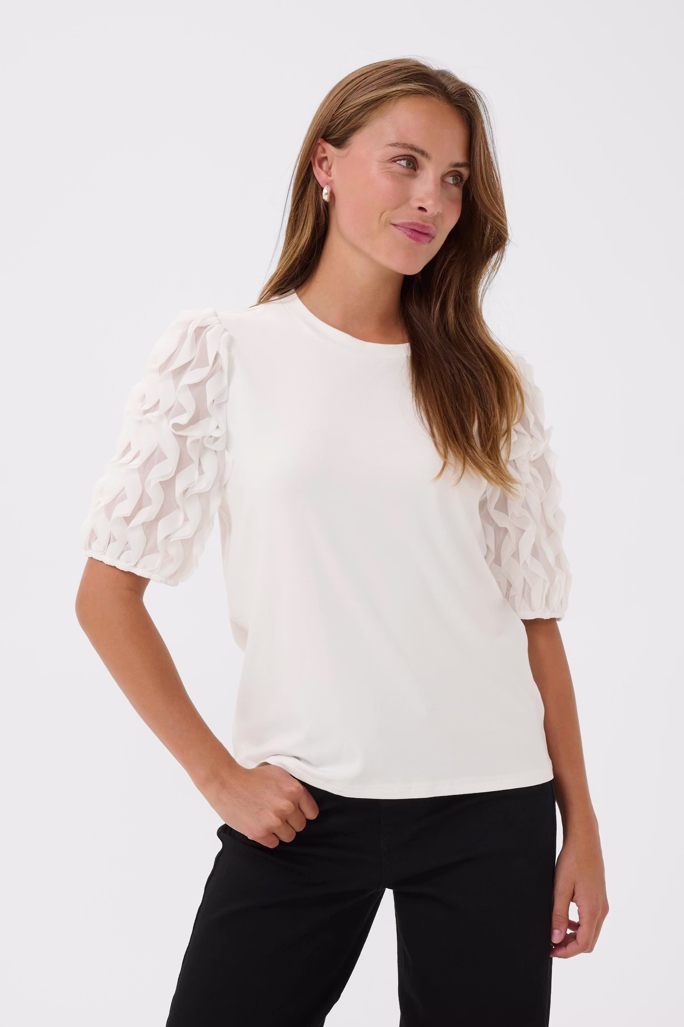KAlinda T-shirt LOOKBOOK FRONT 10511006-110602