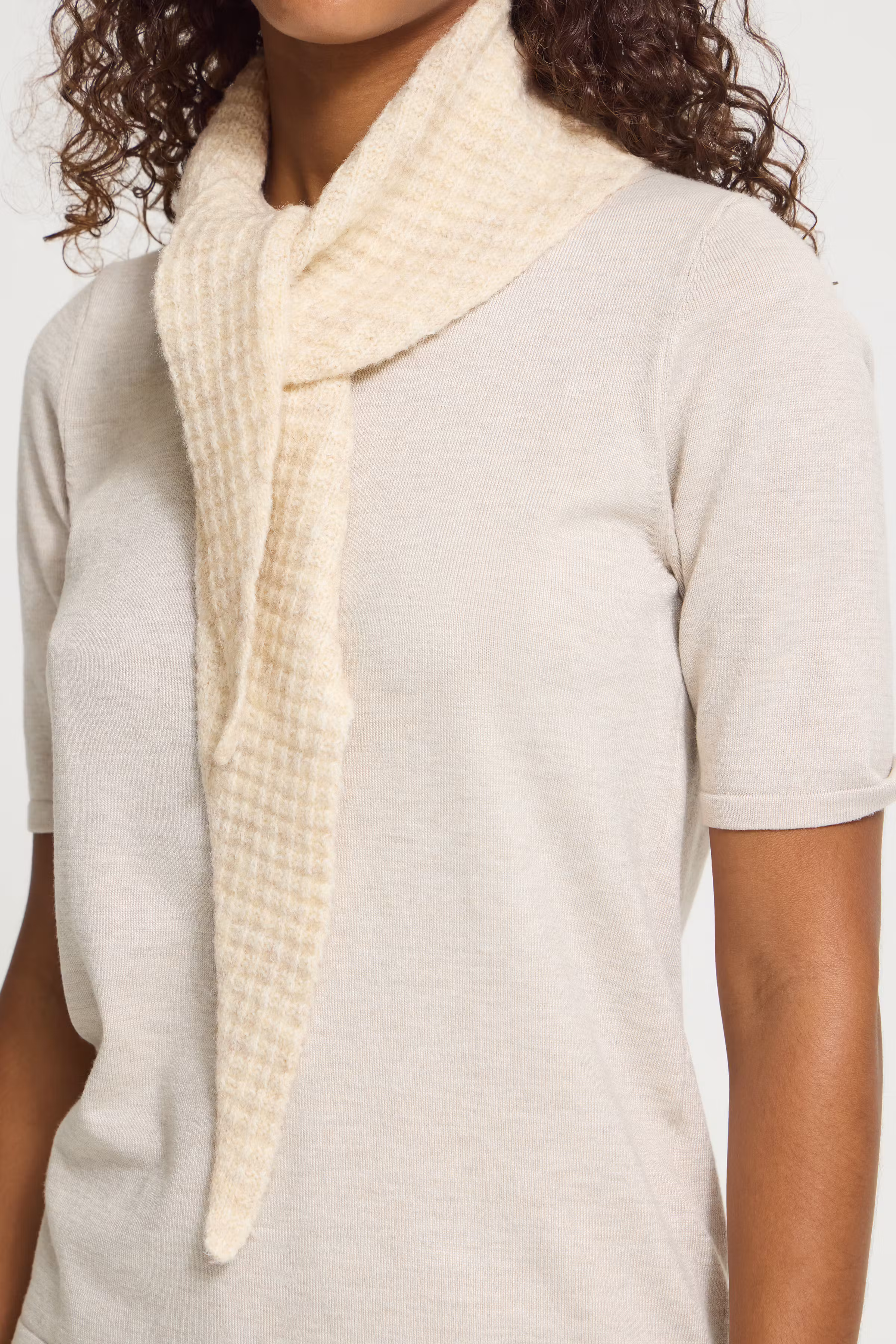 IAFOLTHEA Skjerf LOOKBOOK FRONT 20121693-130401