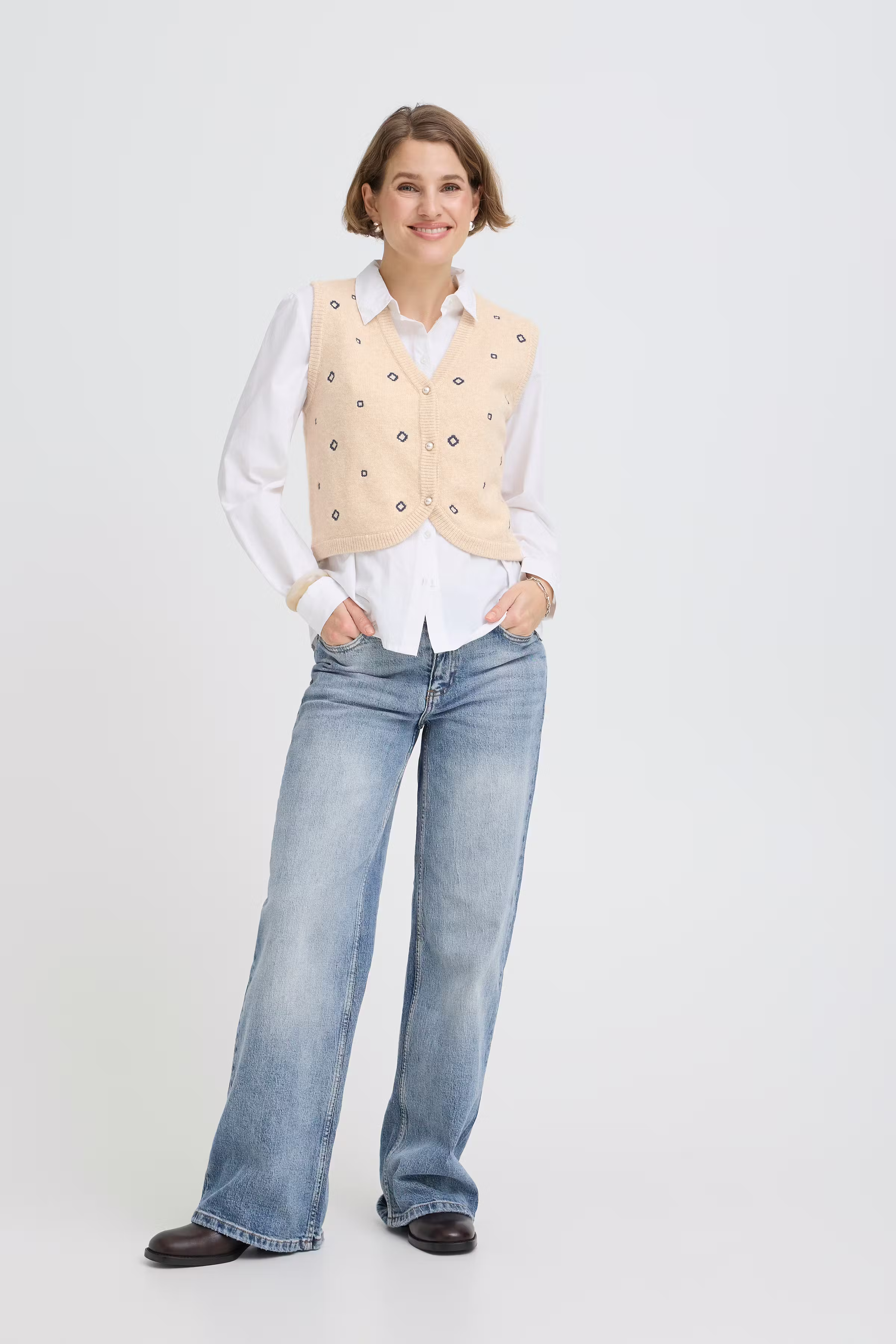 BYNADIKA Vest LOOKBOOK FRONT 20818487-900003889