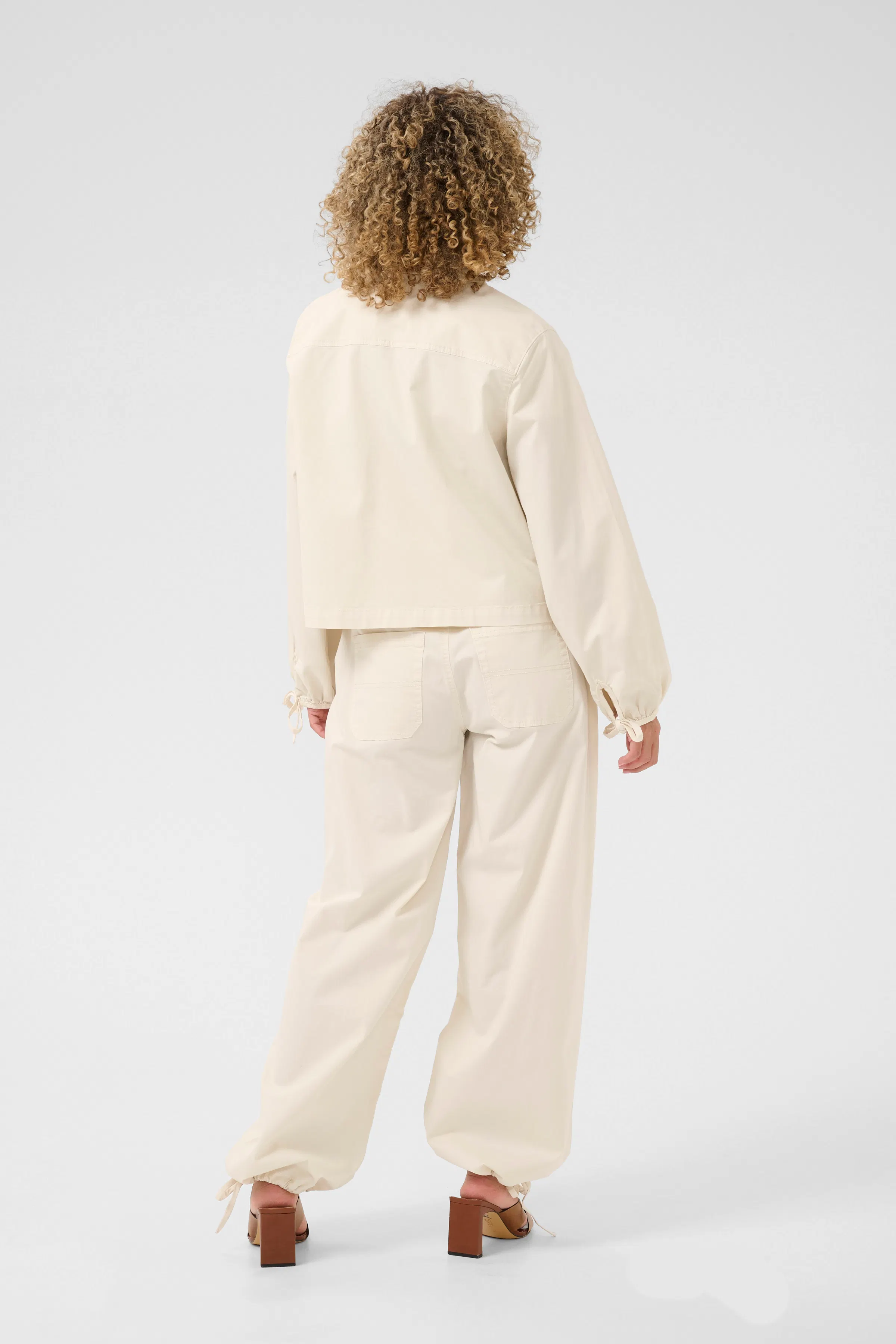 CRBerta Jacket LOOKBOOK BACK 10613646-125202