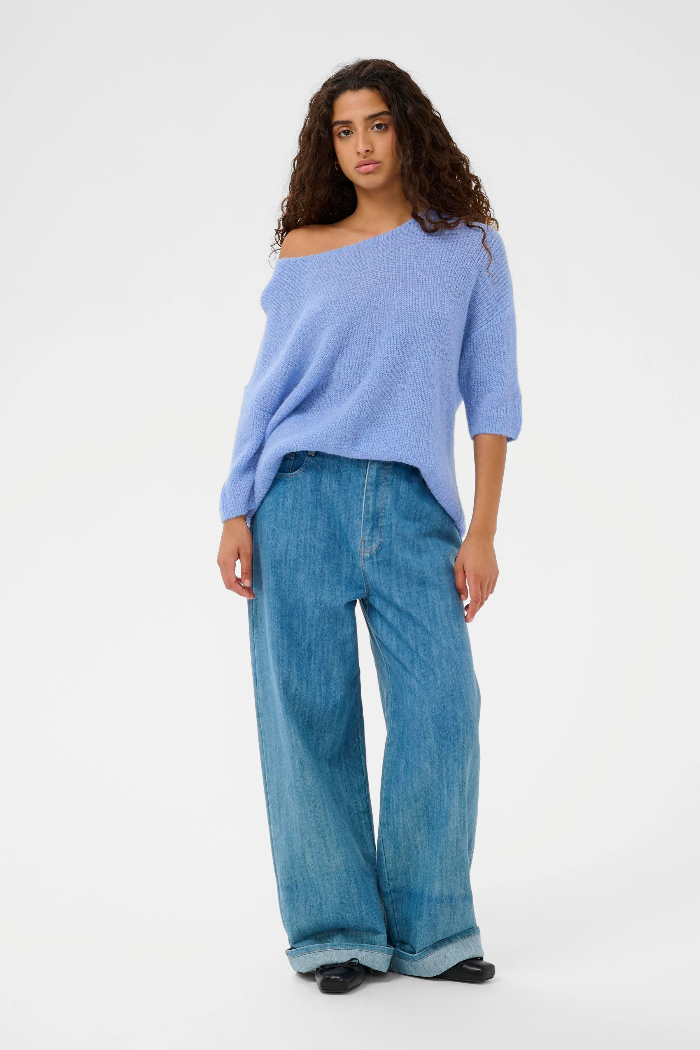 Tuesday Pullover LOOKBOOK FRONT 30400427-164030