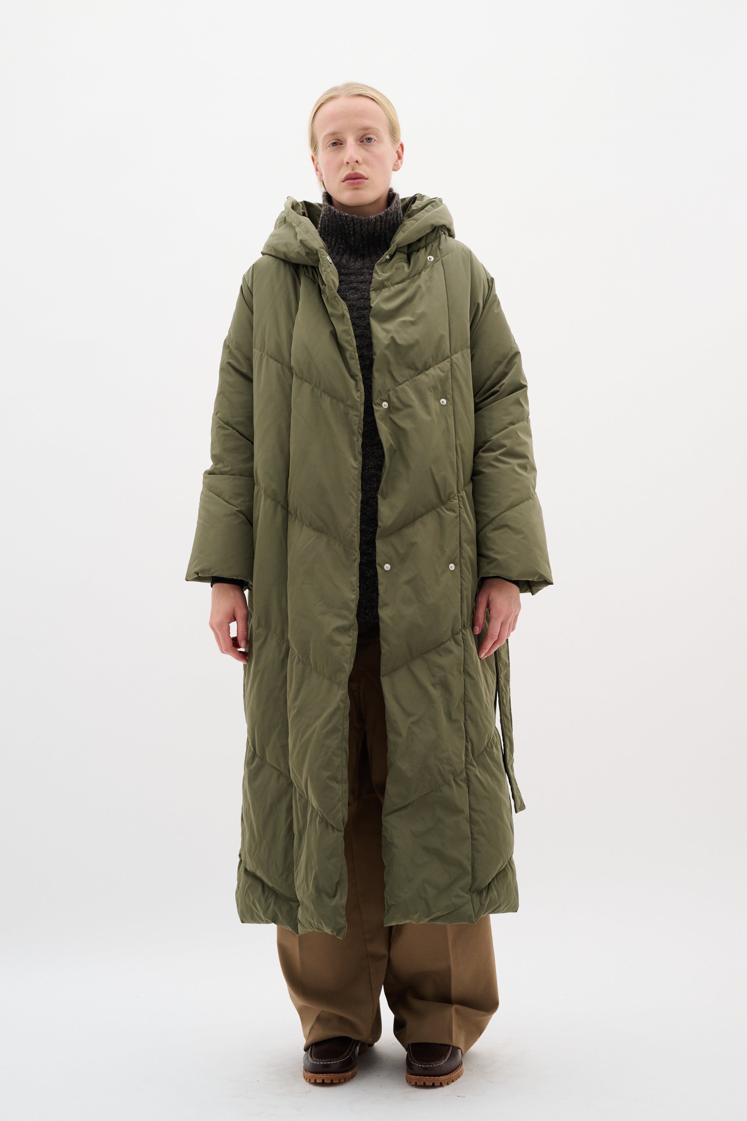 YazIW Daunen Mantel LOOKBOOK FRONT 30110618-190512