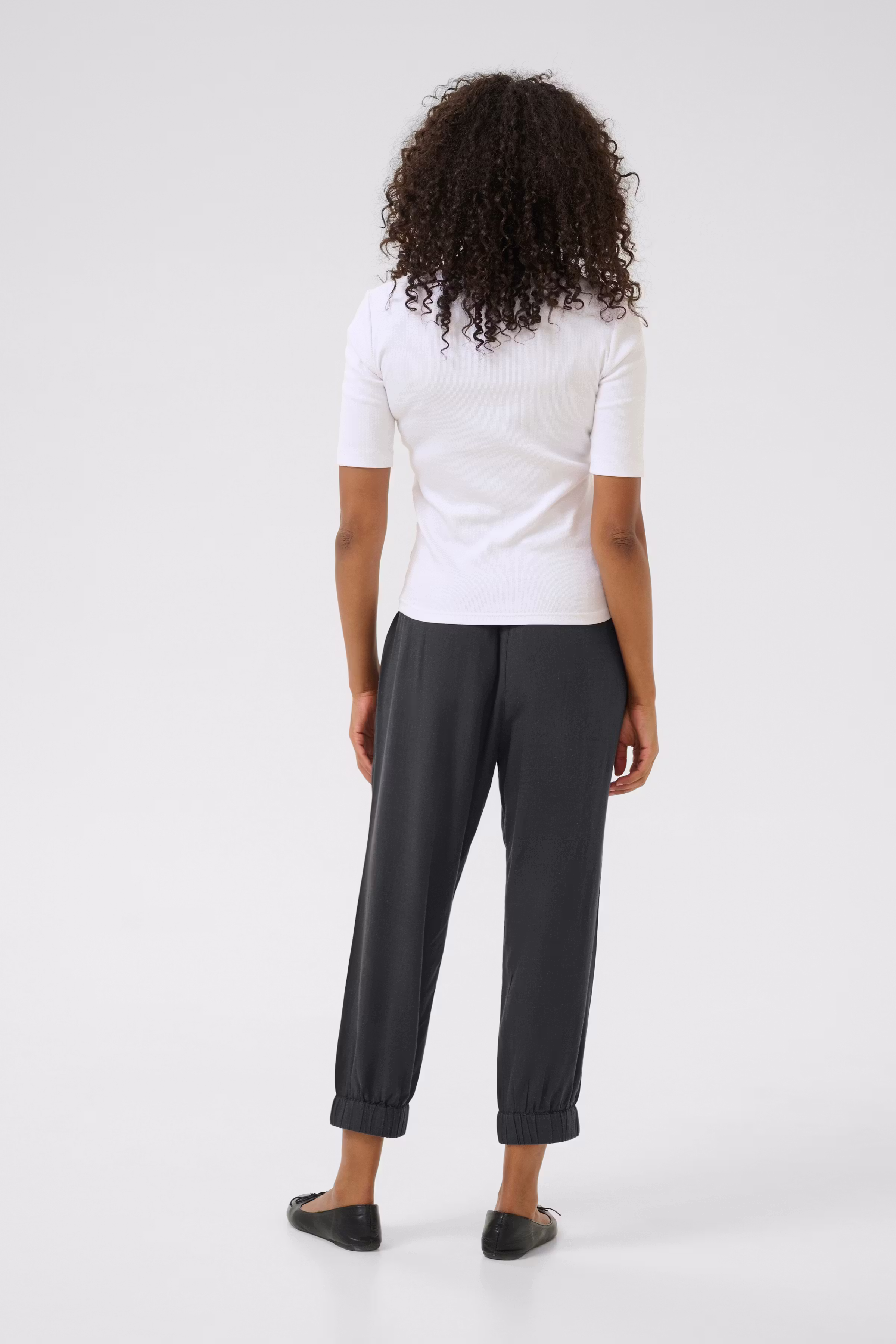 KAmilia Lin Bukser LOOKBOOK BACK 10509669-190205