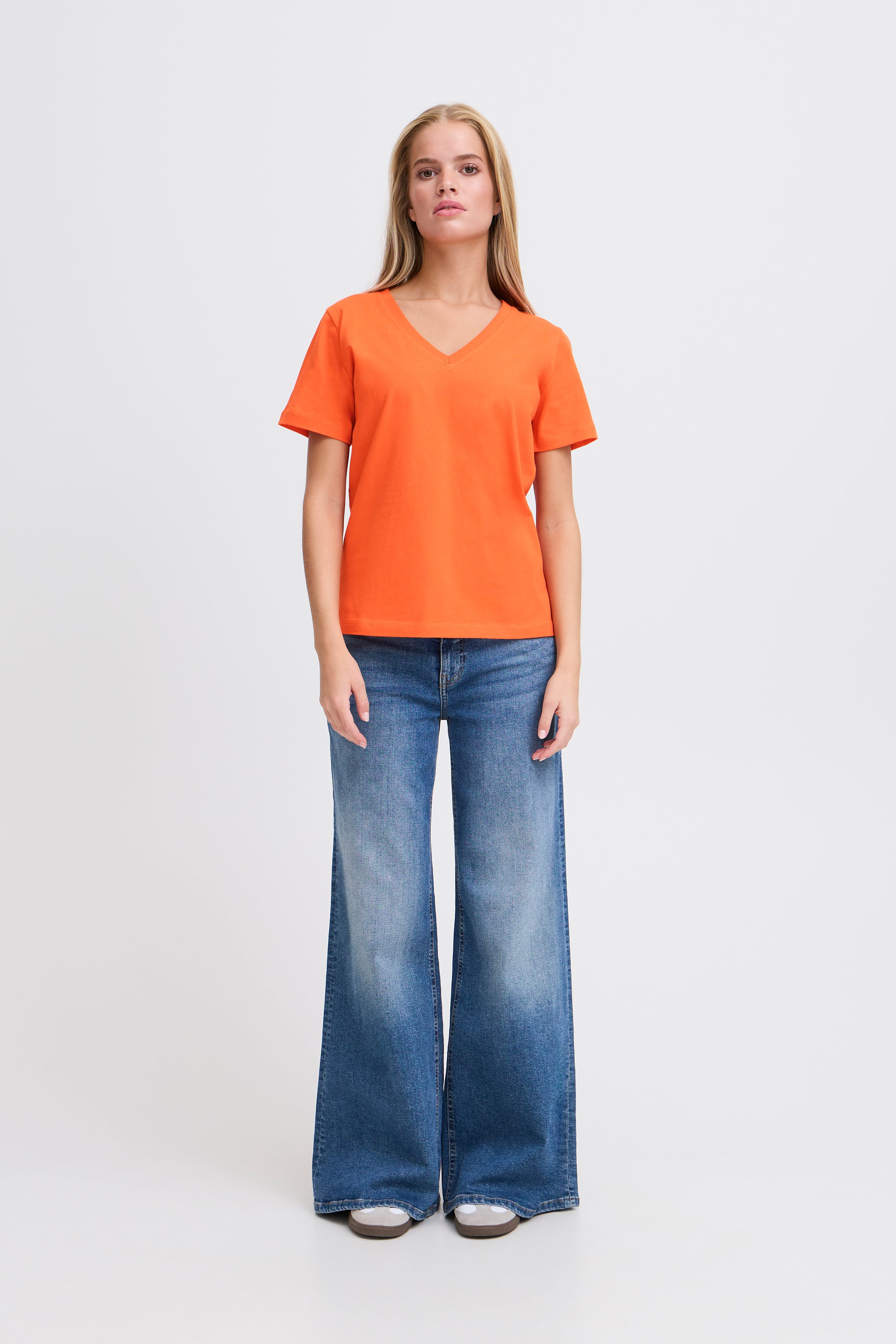 IHPALMER V-neck T-shirt LOOKBOOK FRONT 20120348-171564