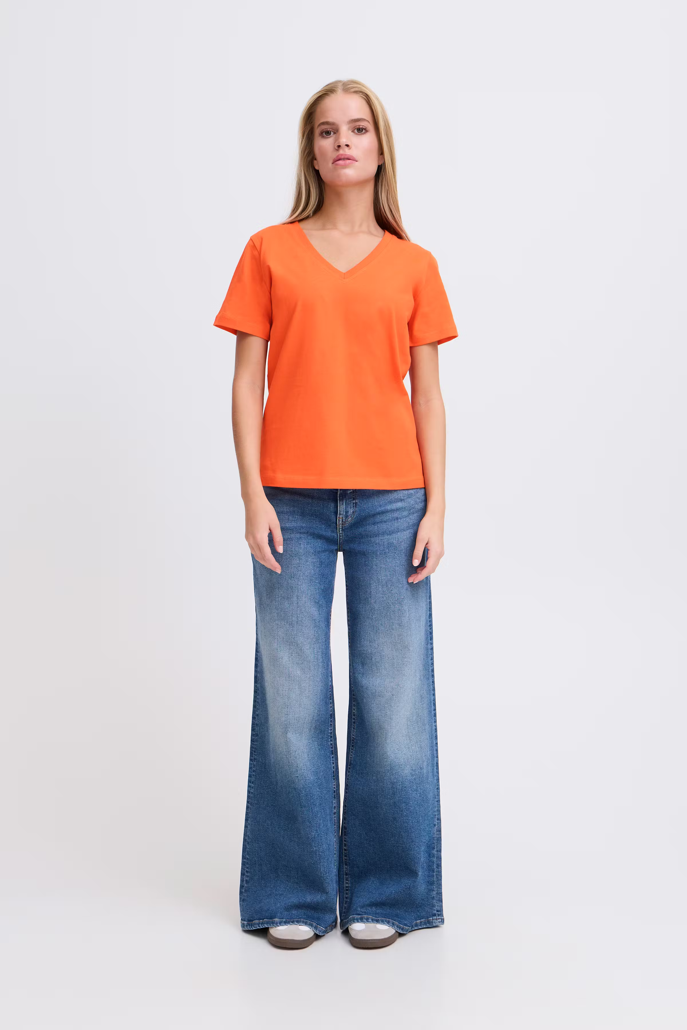 IHPALMER V-neck T-shirt LOOKBOOK FRONT 20120348-171564