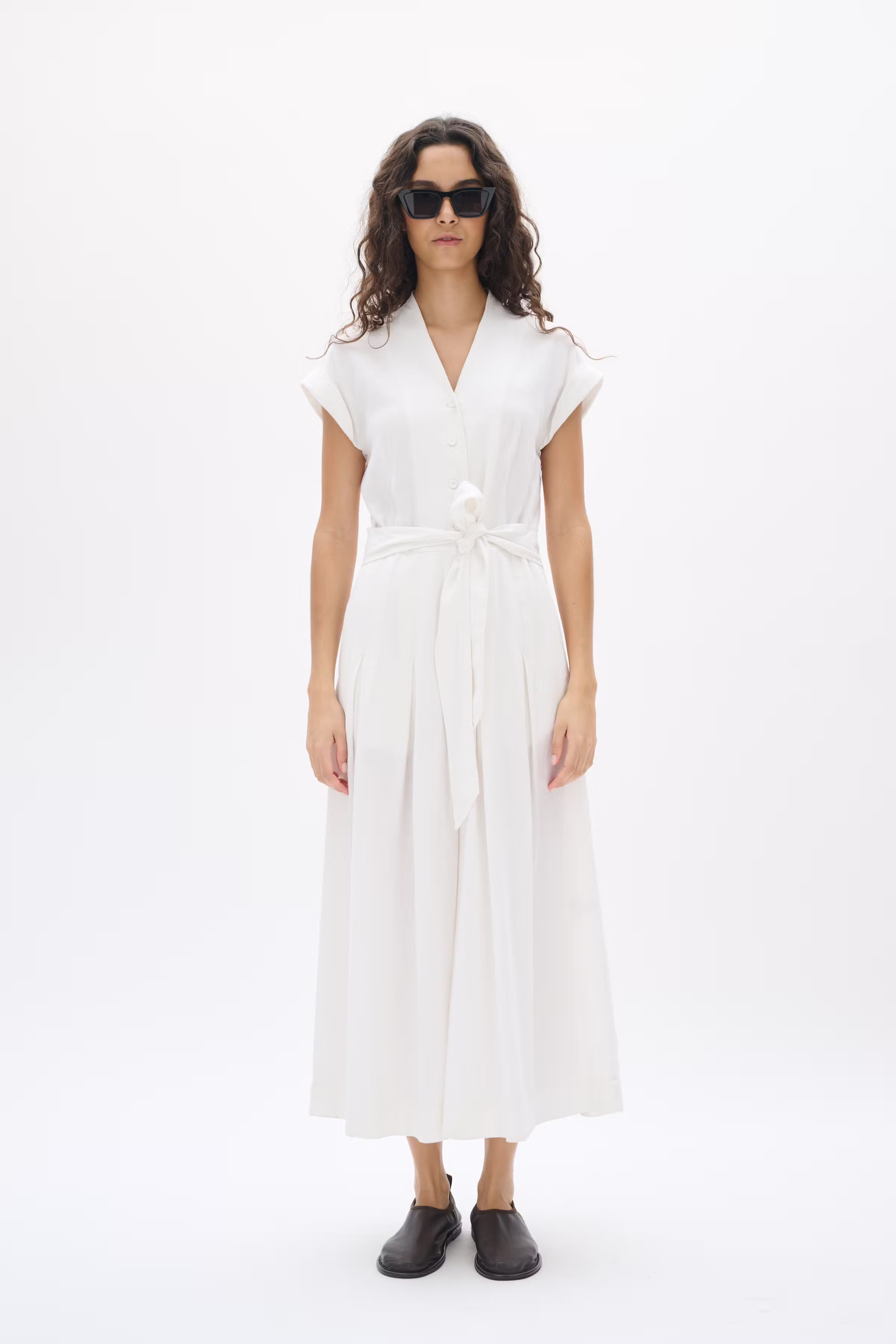 RimoneIW Linen Dress LOOKBOOK FRONT 30110362-300001