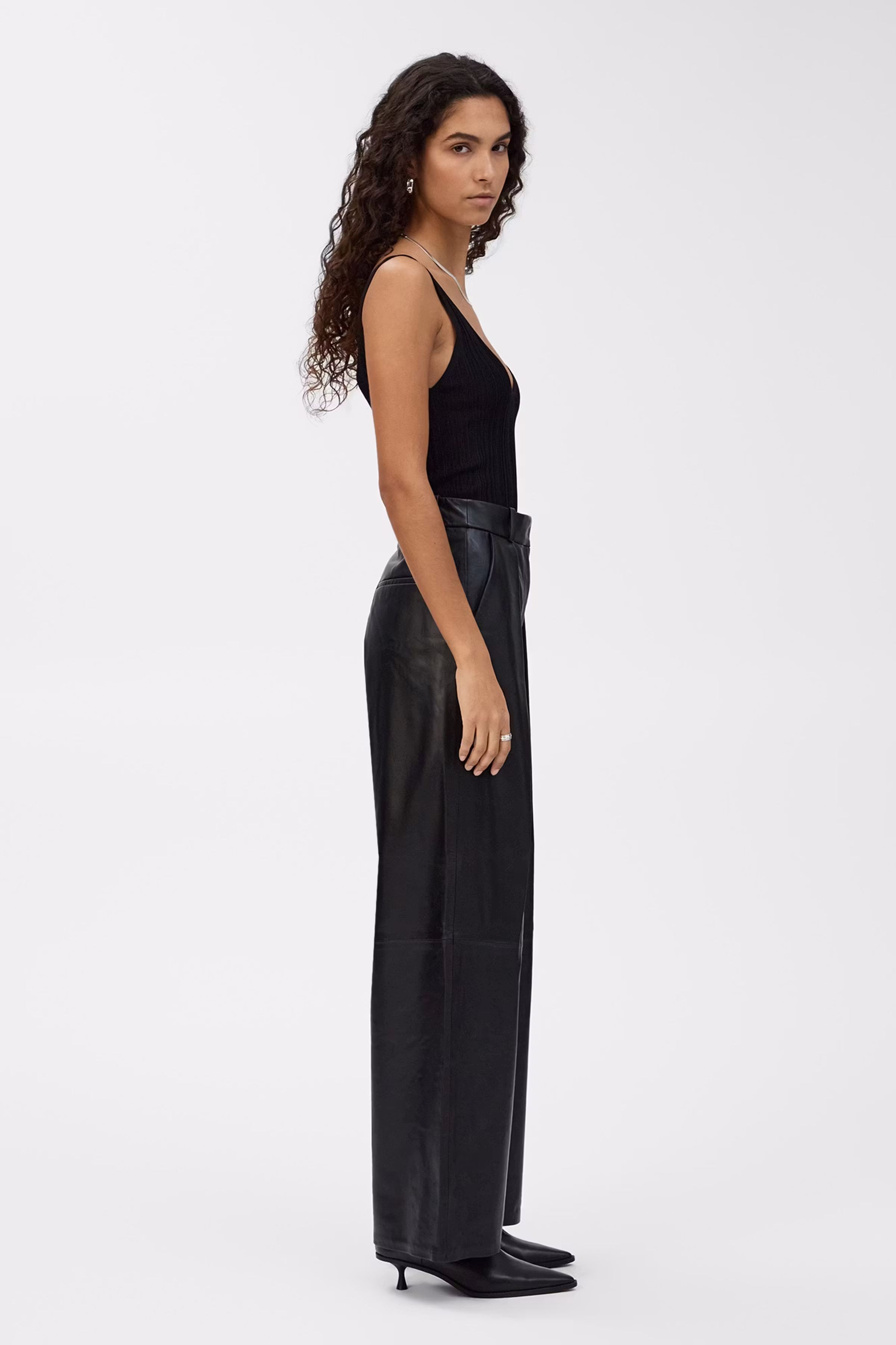 LORAINE Trousers LOOKBOOK FRONT 30600752-BK999
