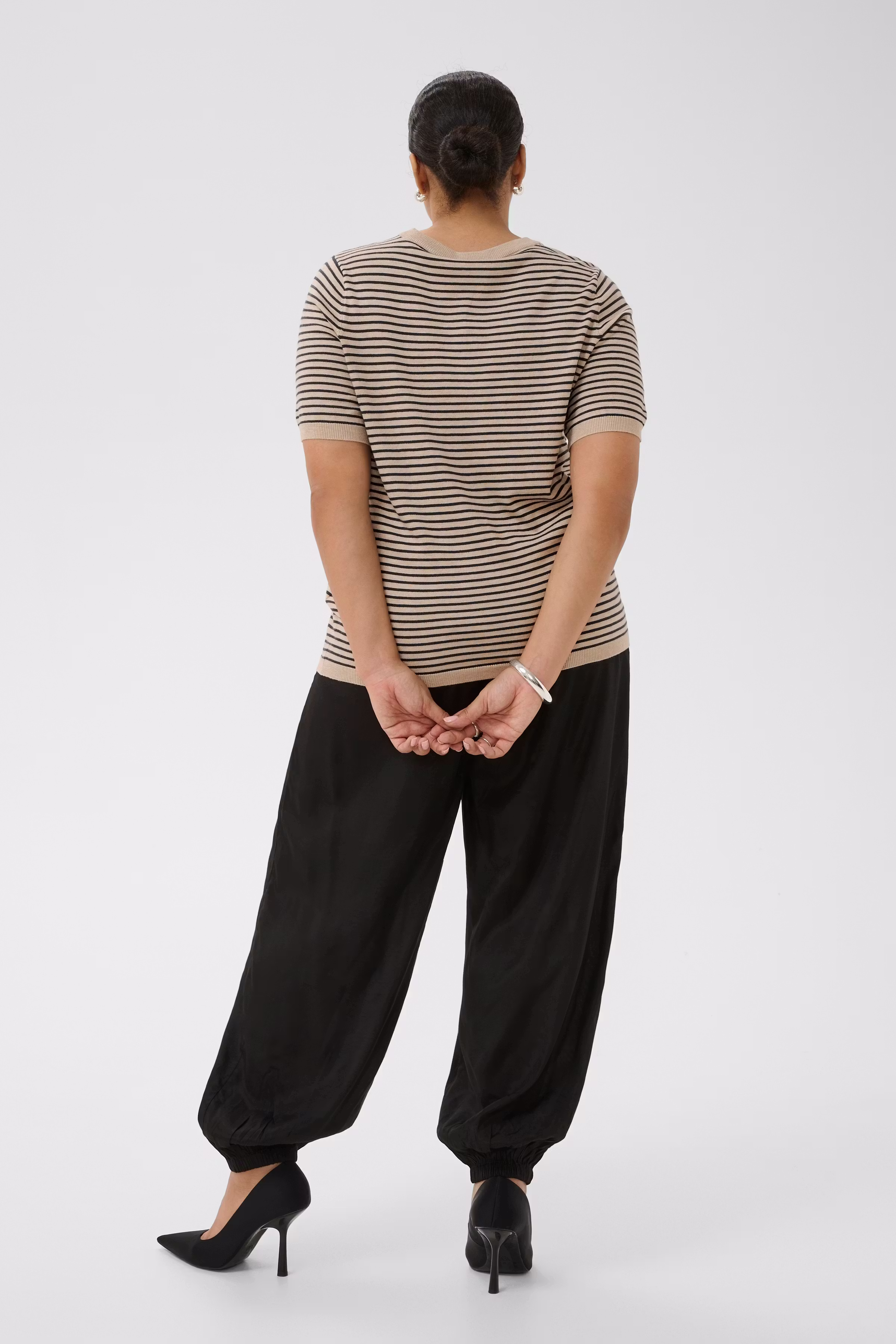 KClizzy Pullover LOOKBOOK BACK 10582914-109796