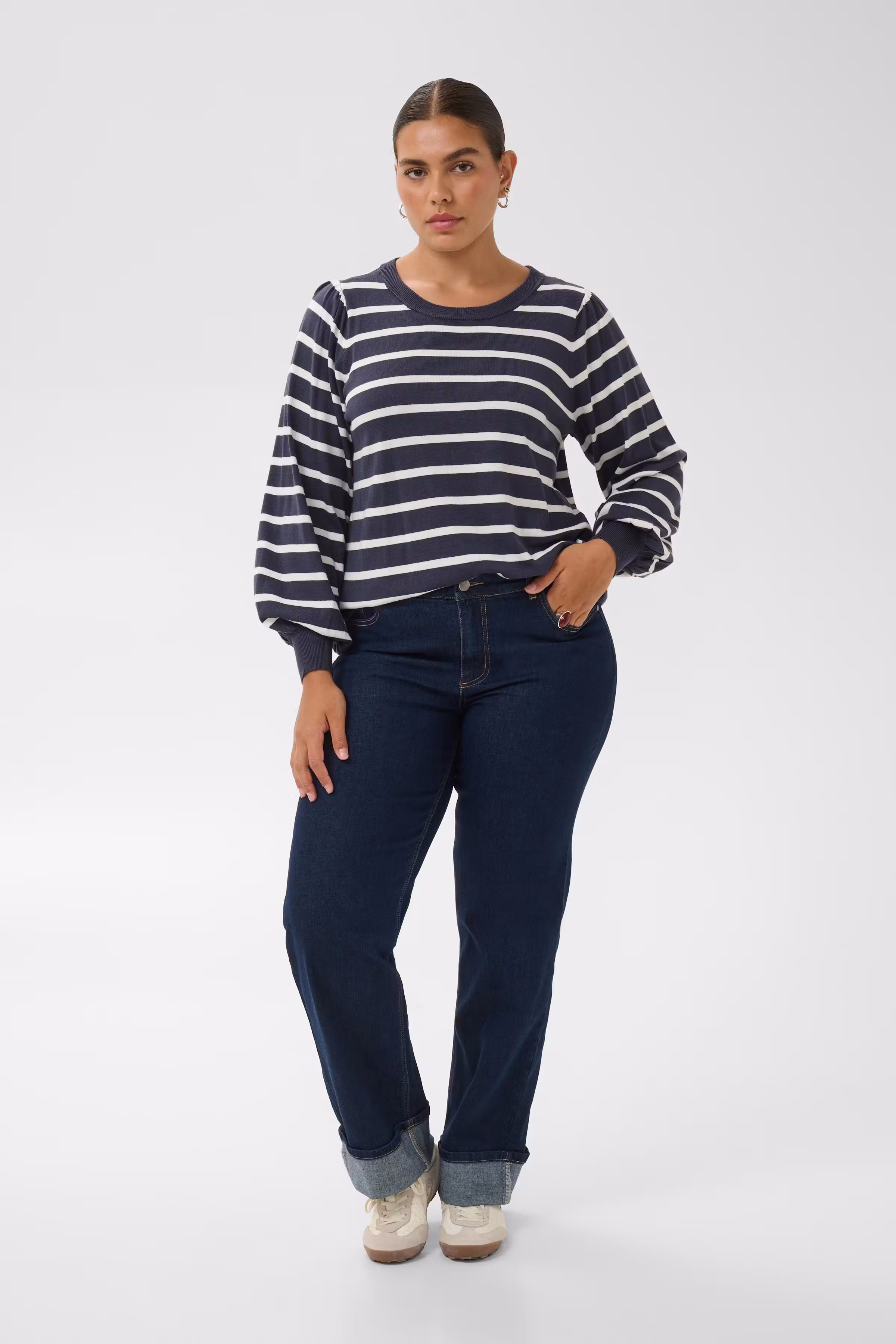 KClizzy Pullover LOOKBOOK FRONT 10584617-1000190