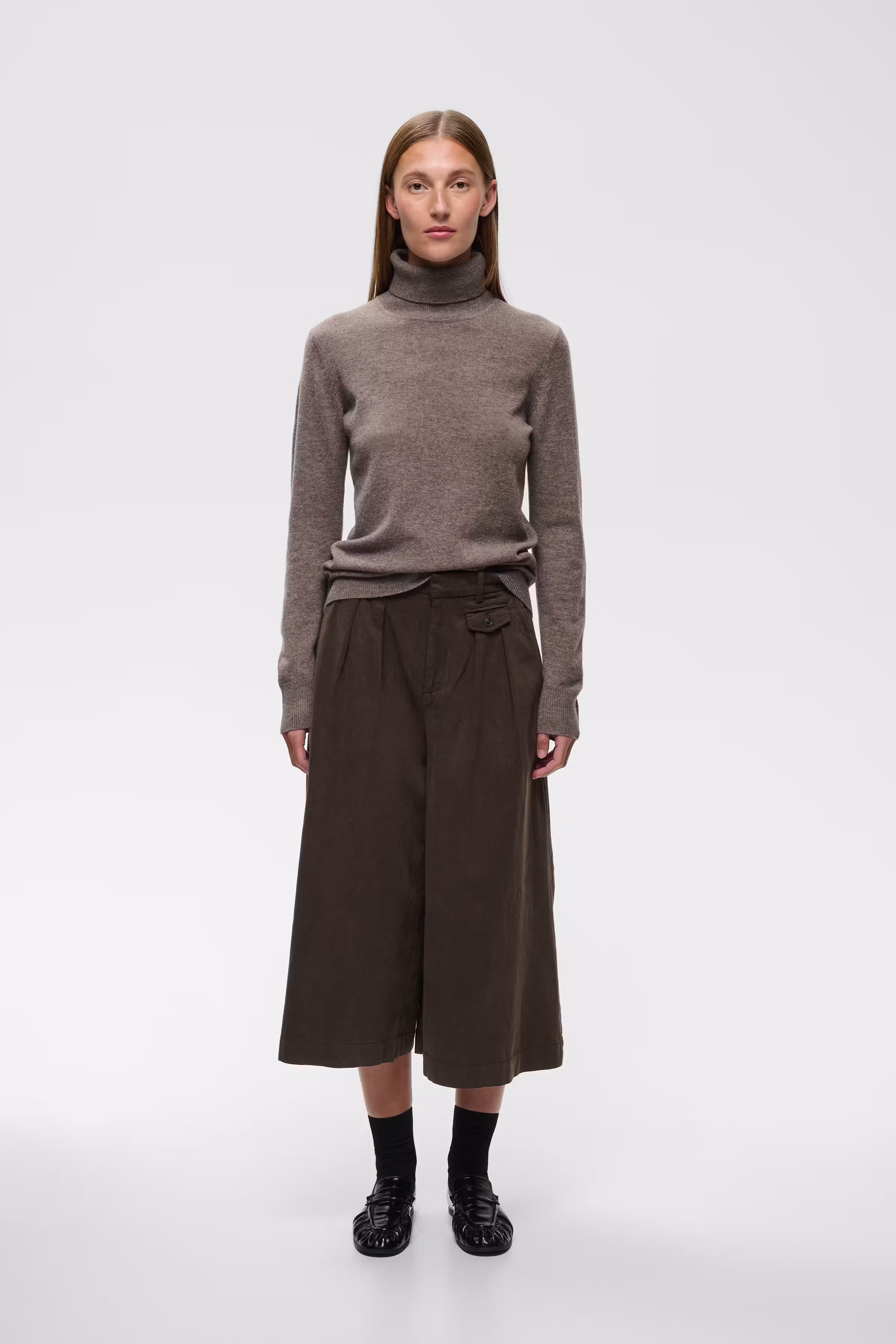 HESSIW Hose LOOKBOOK FRONT 30112800-191109