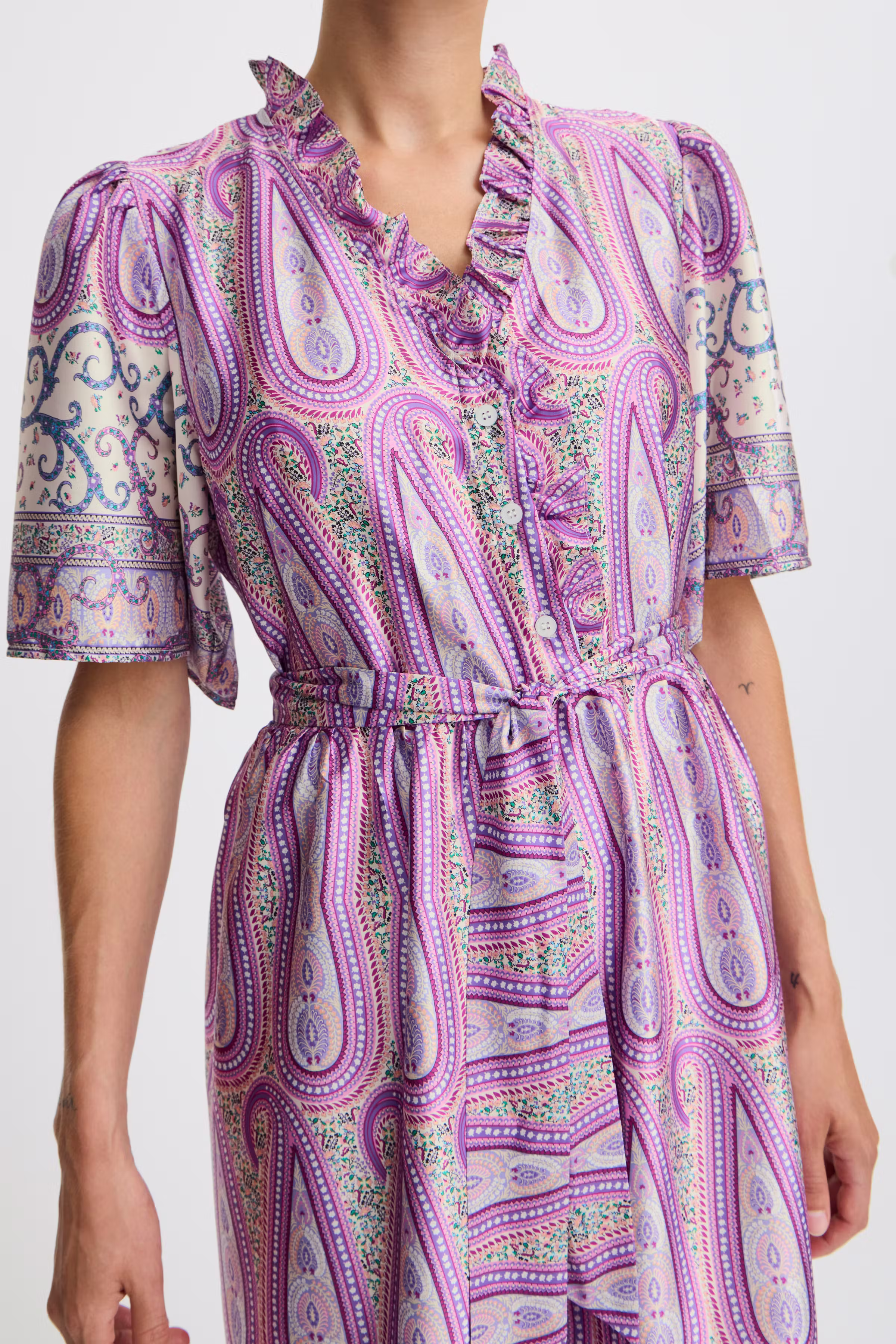 IXNABILA Kleid LOOKBOOK DETAIL 20123486-182328